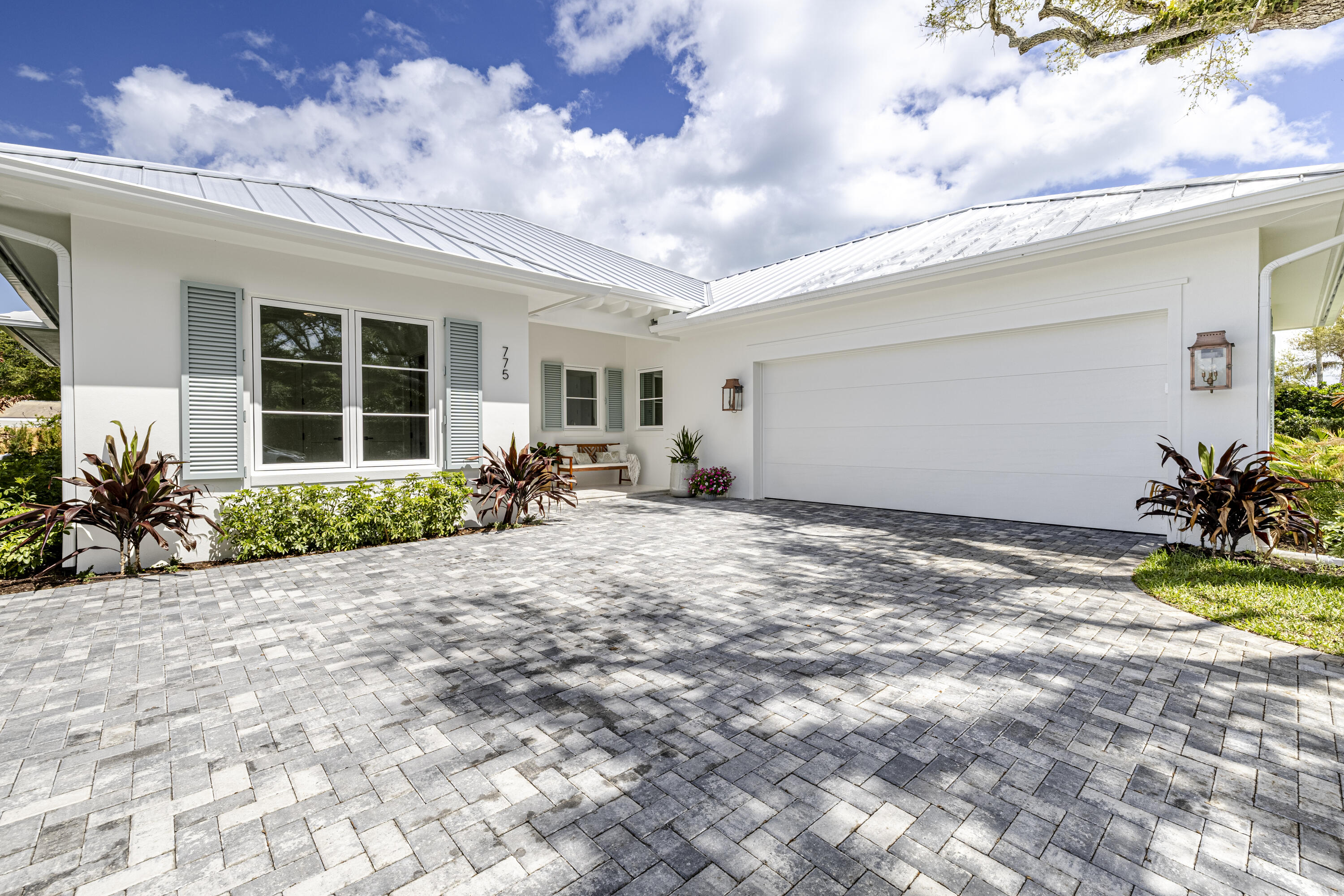 VERO BEACH ESTATES - Residential