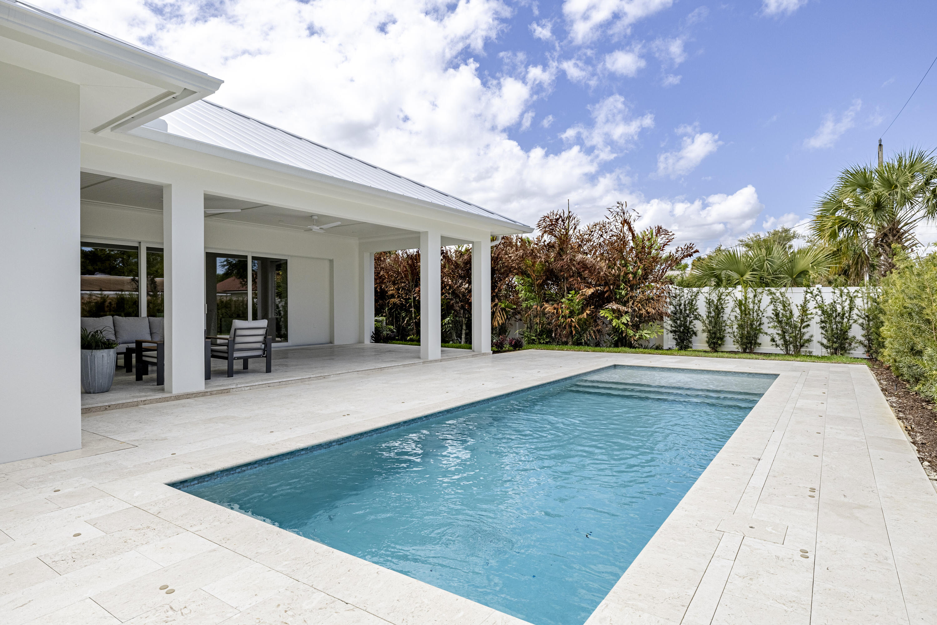 VERO BEACH ESTATES - Residential