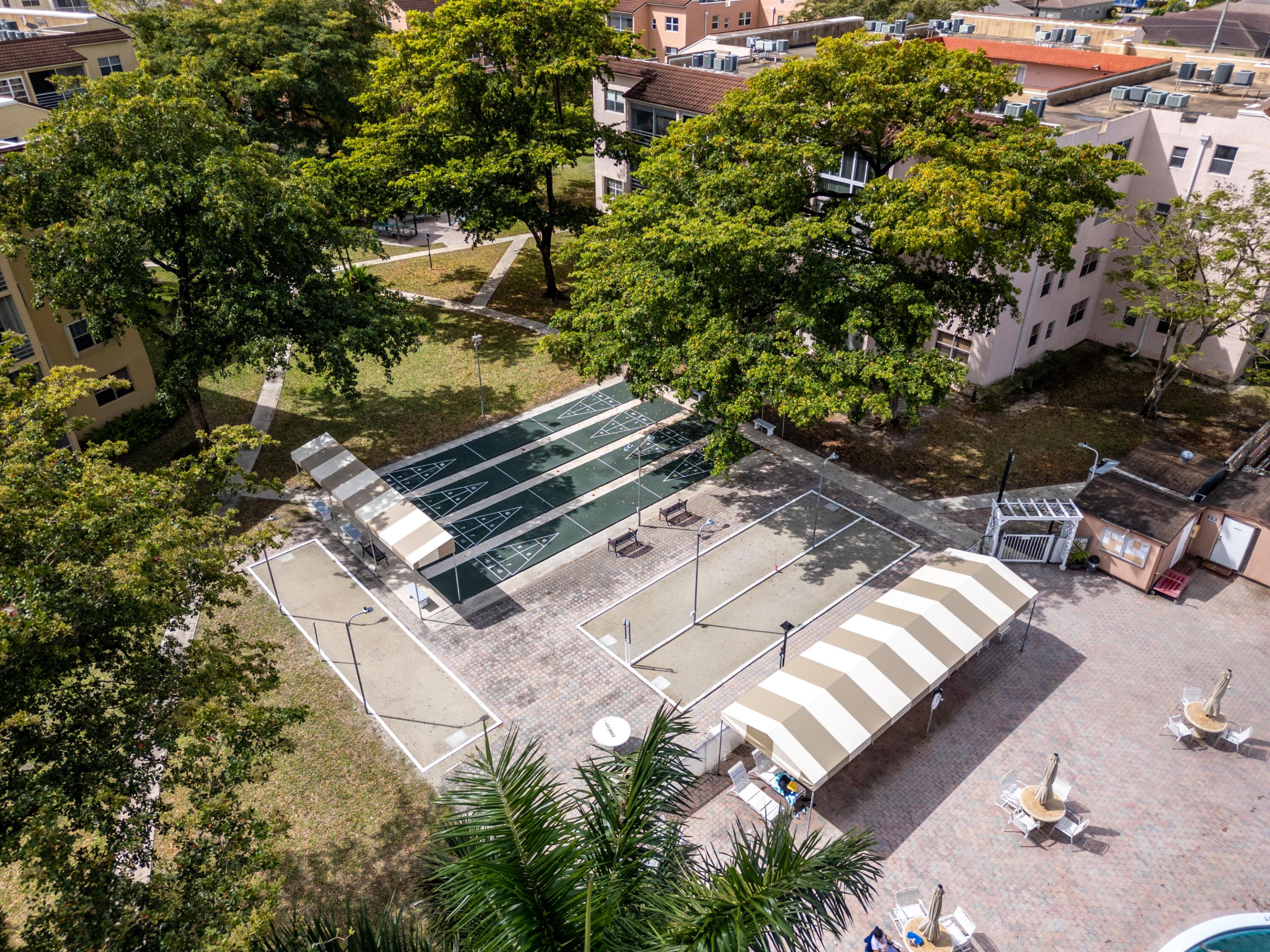 SOMERSET NO SEVEN CONDO - Residential