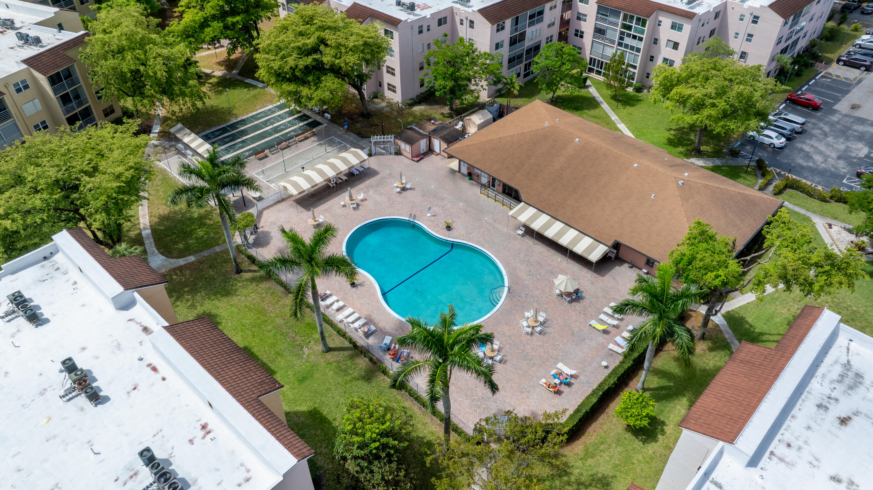 SOMERSET NO SEVEN CONDO - Residential