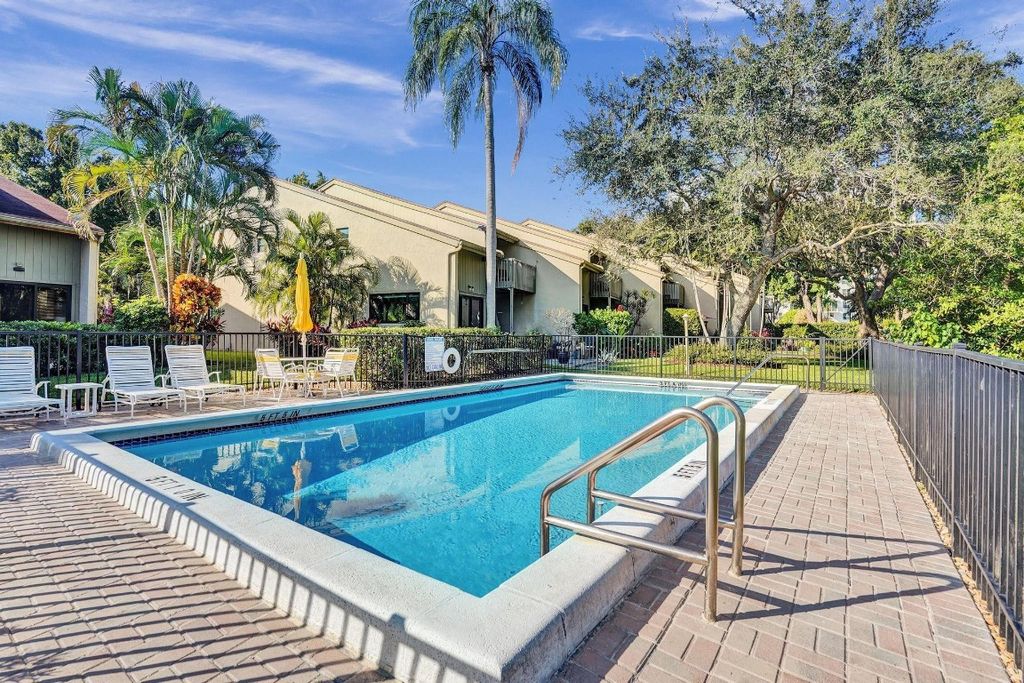 Photo of 81 NE 17th Court, Fort Lauderdale, FL 33305 (MLS # F10534742)