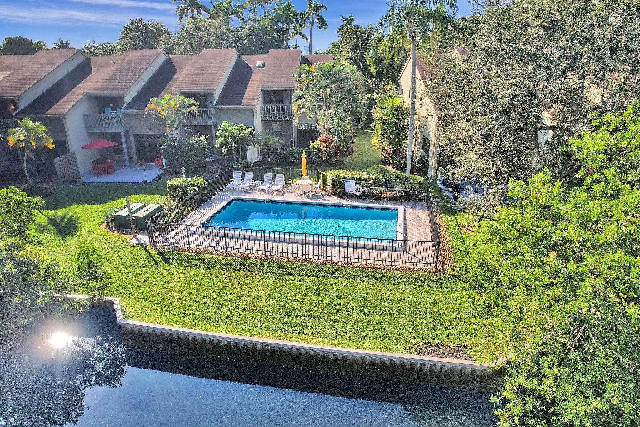 Middle River Town Homes - Residential