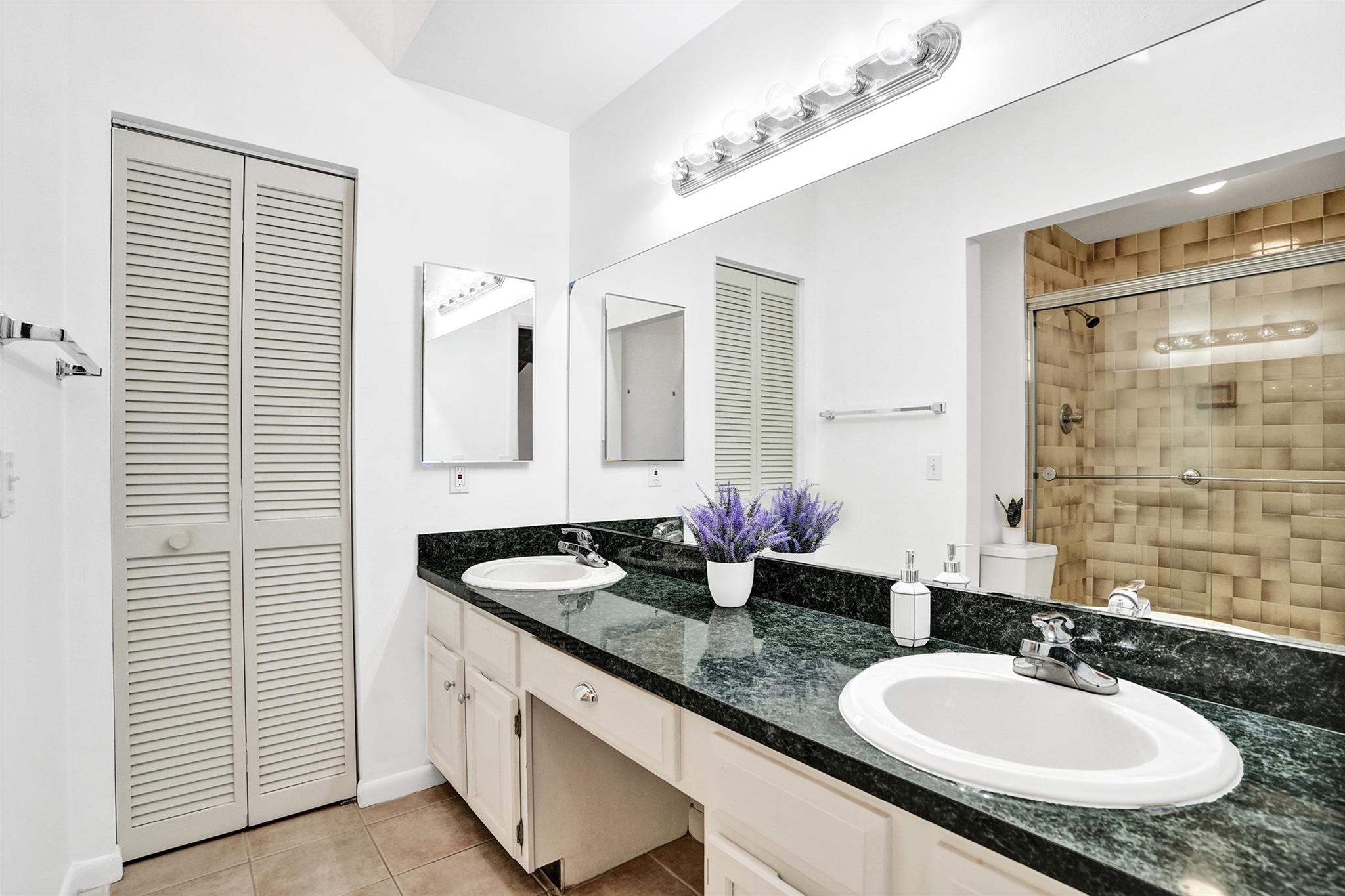 Middle River Town Homes - Residential