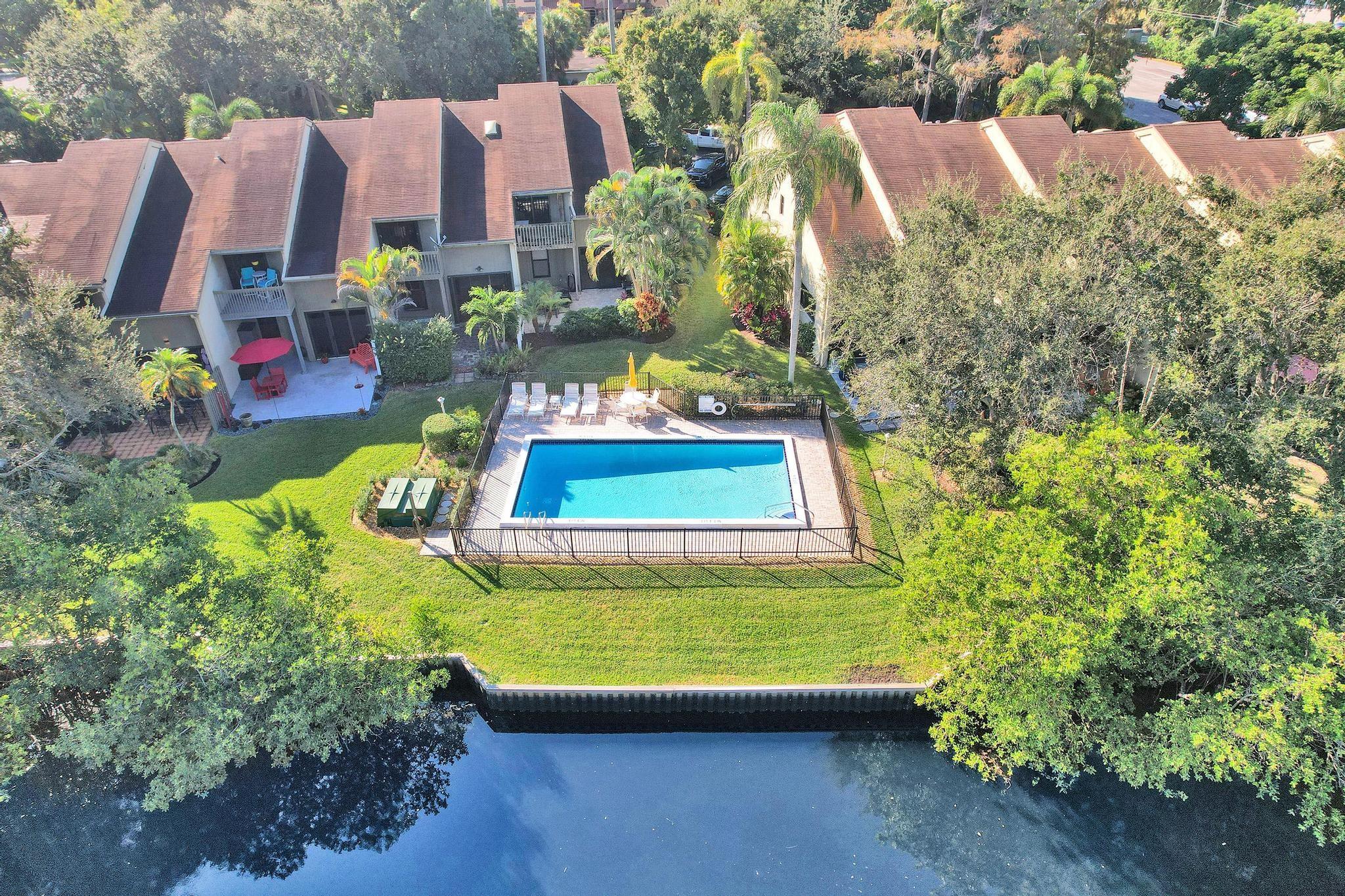 Middle River Town Homes - Residential