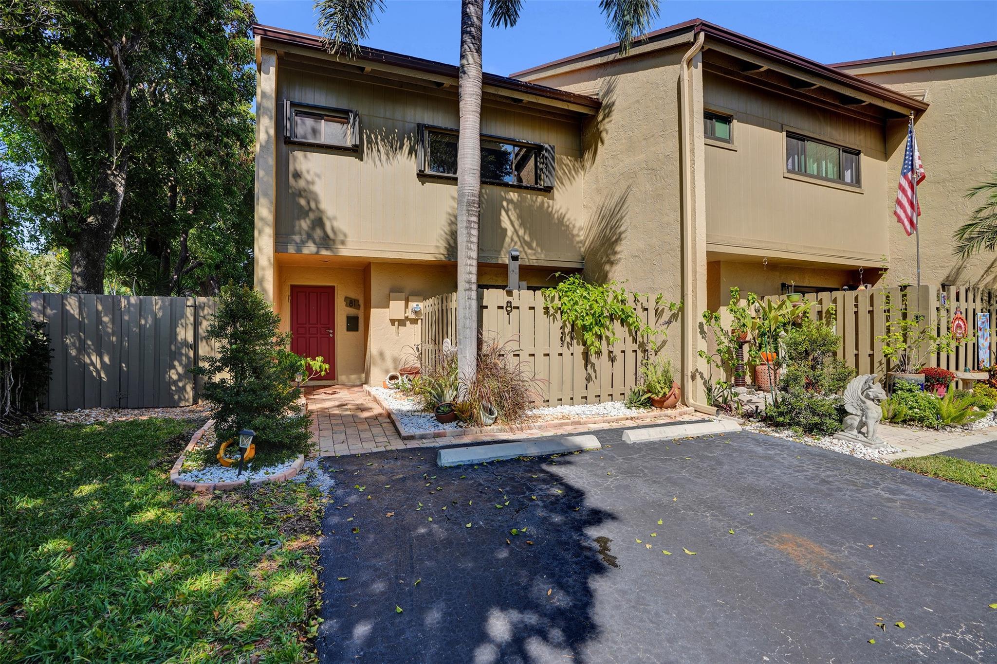 Middle River Town Homes - Residential