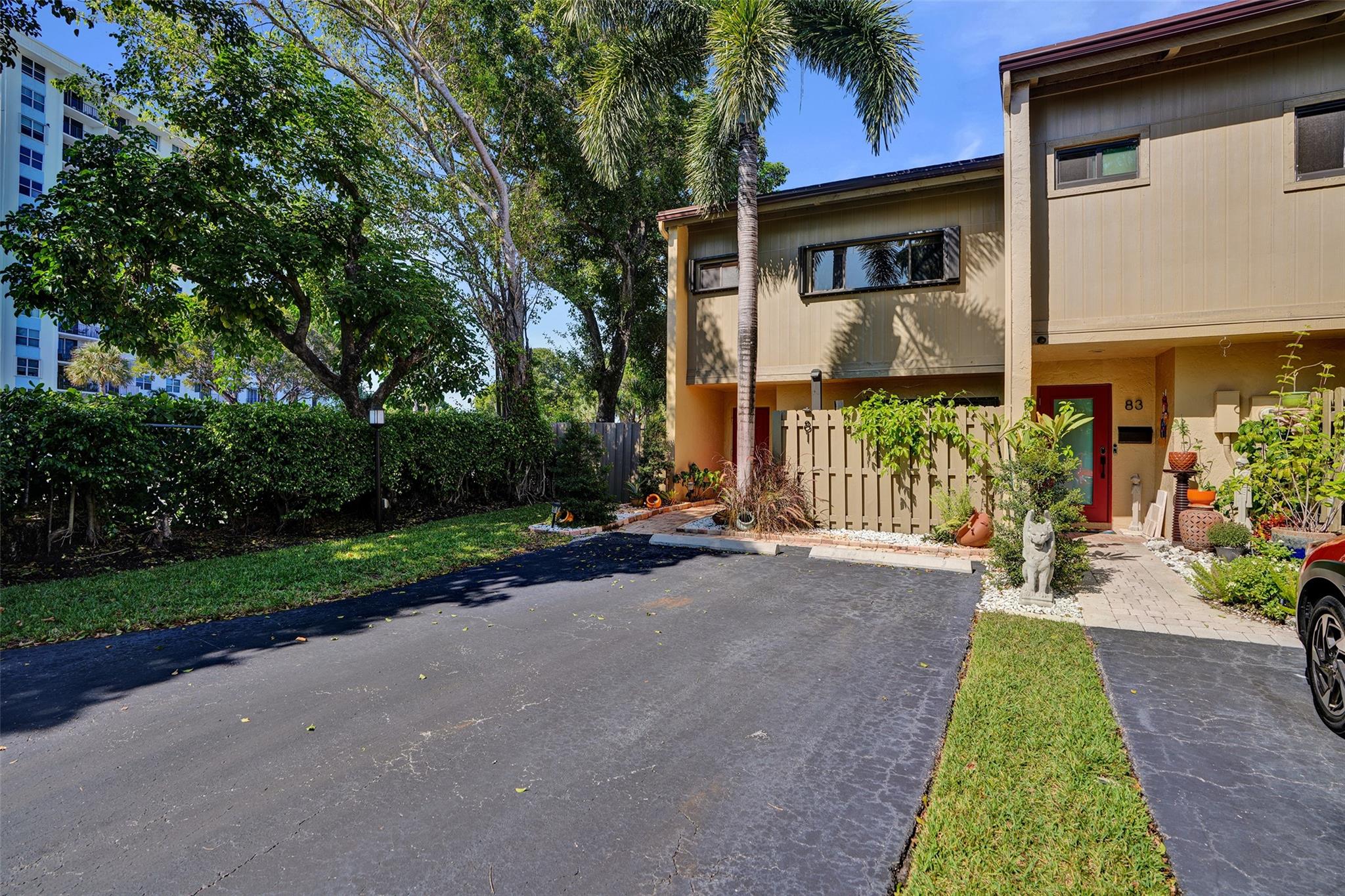 Middle River Town Homes - Residential