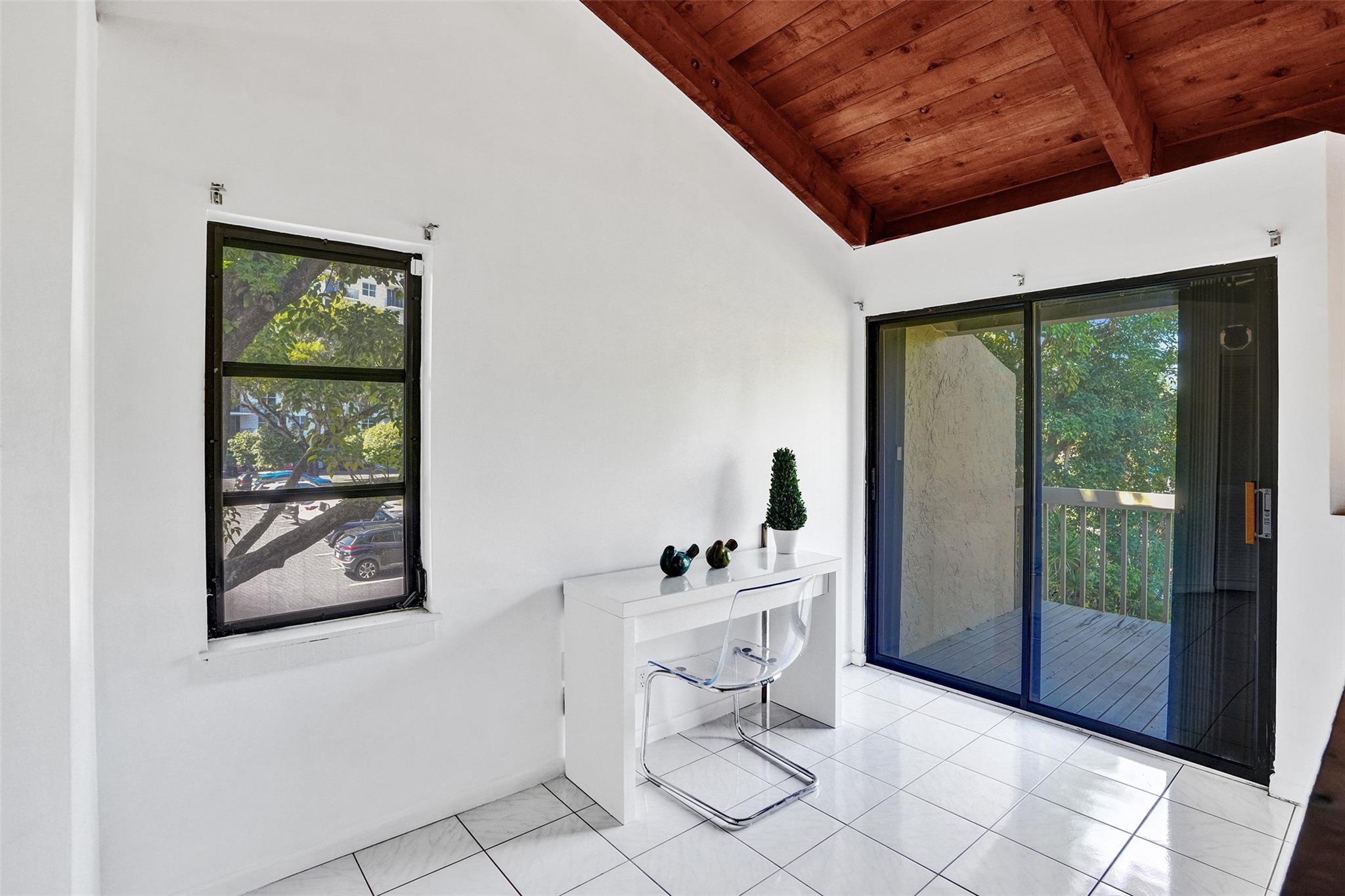 Middle River Town Homes - Residential