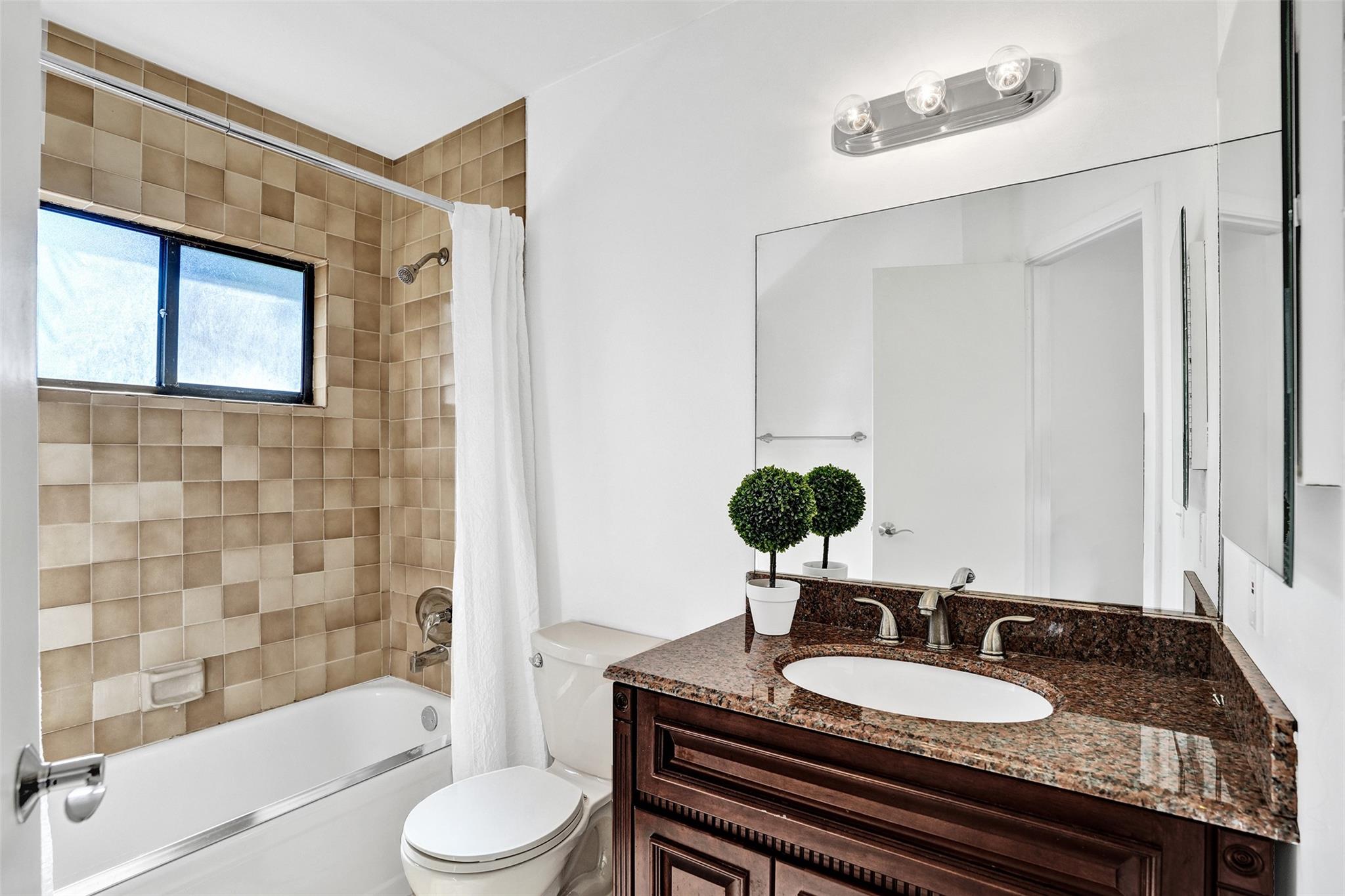 Middle River Town Homes - Residential