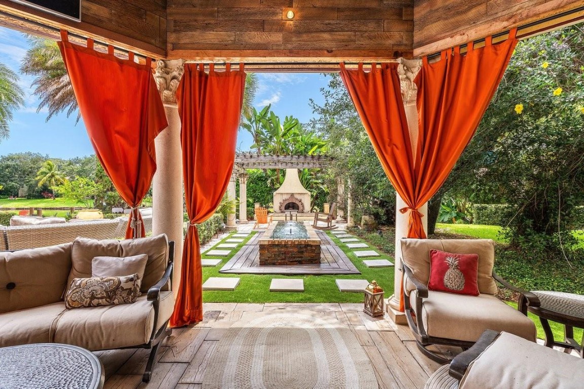 16389 Bridlewood Circle