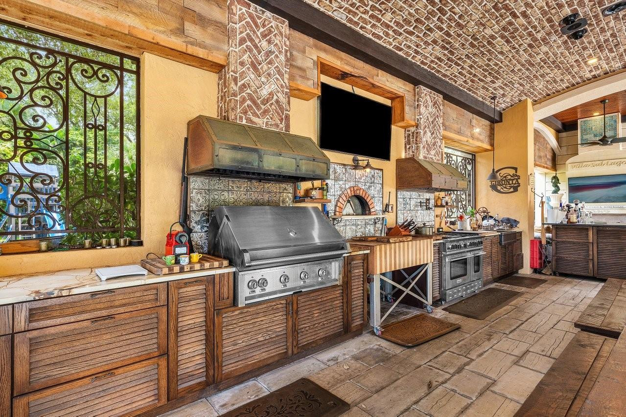 Foxe Chase - Residential