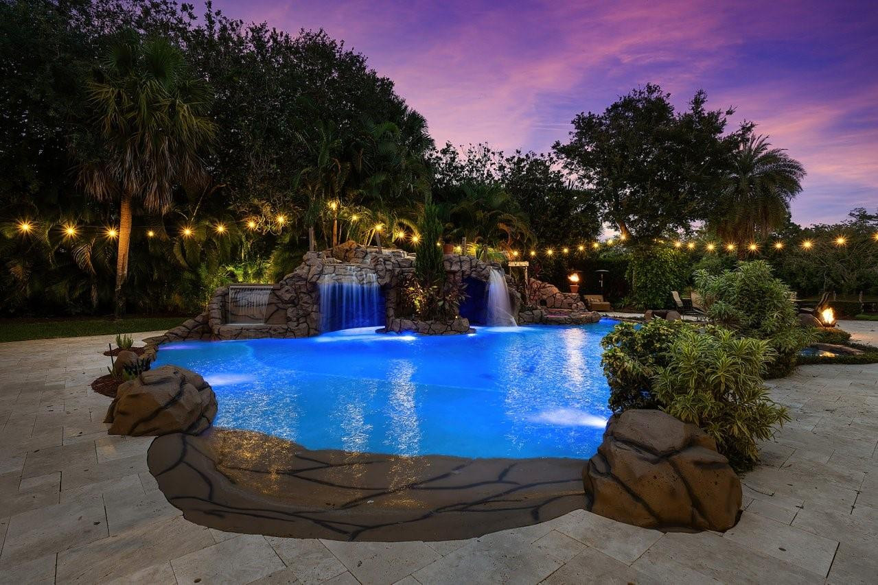 16389 Bridlewood Circle