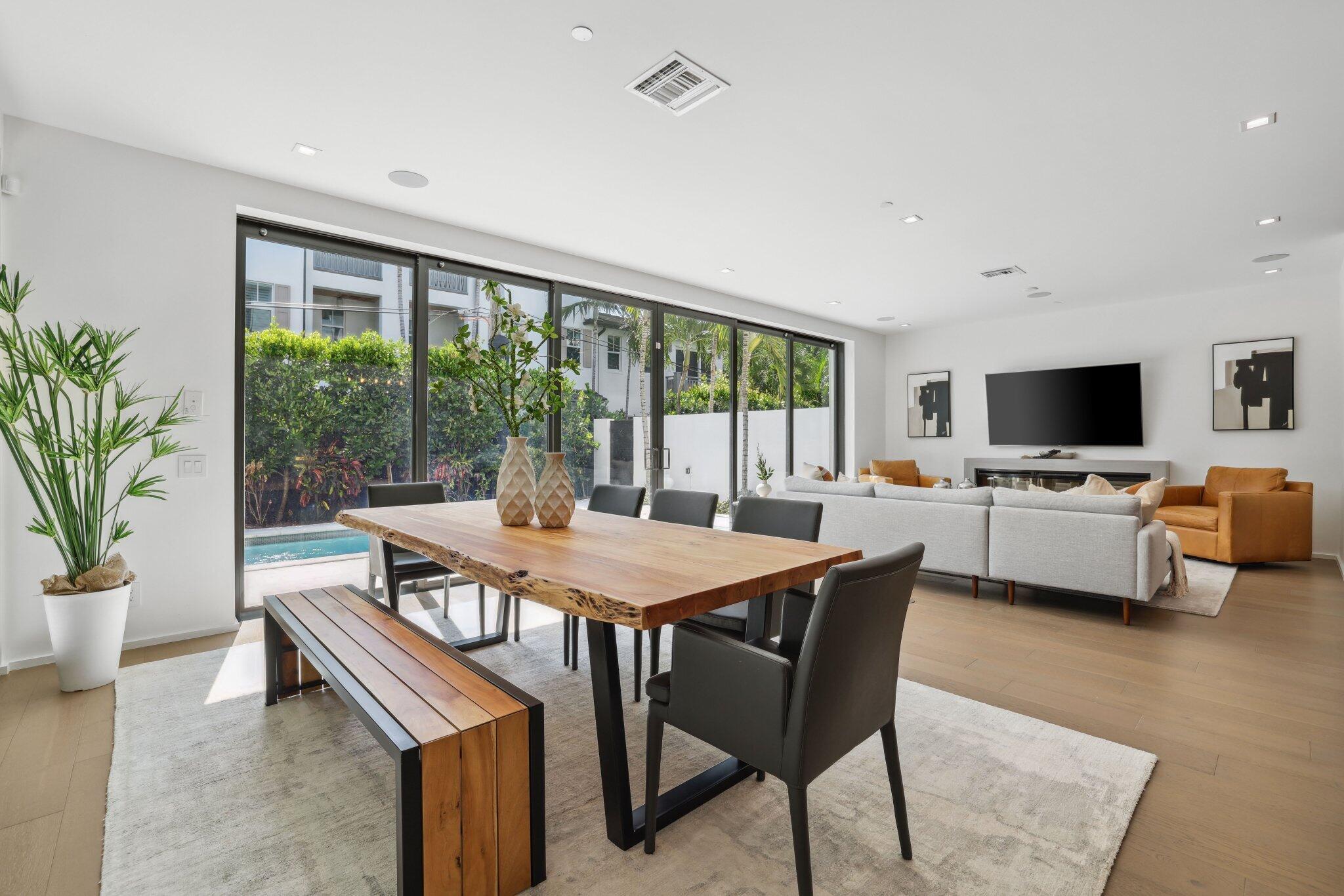 215 MACFARLANE PLAT - Residential