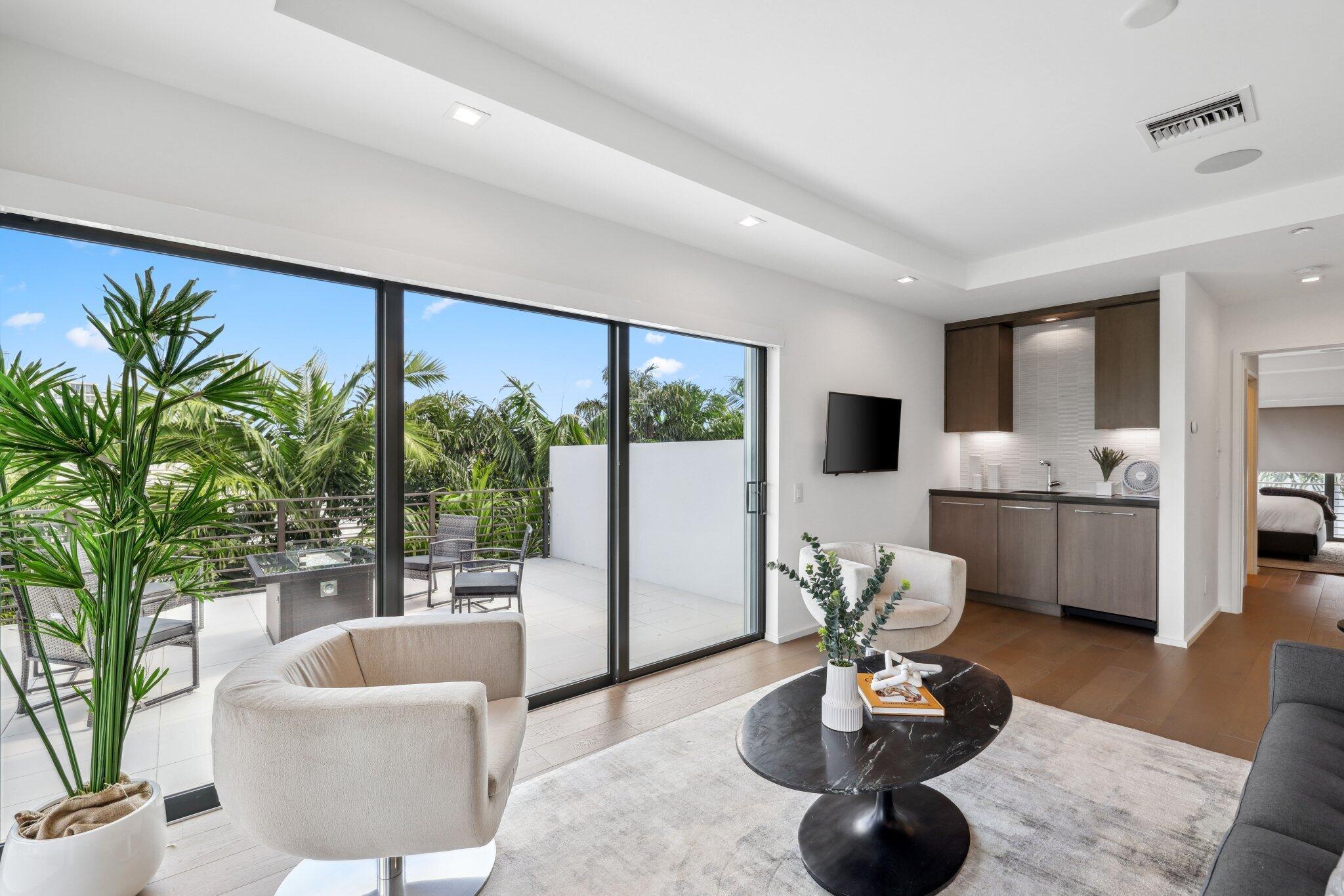 215 MACFARLANE PLAT - Residential