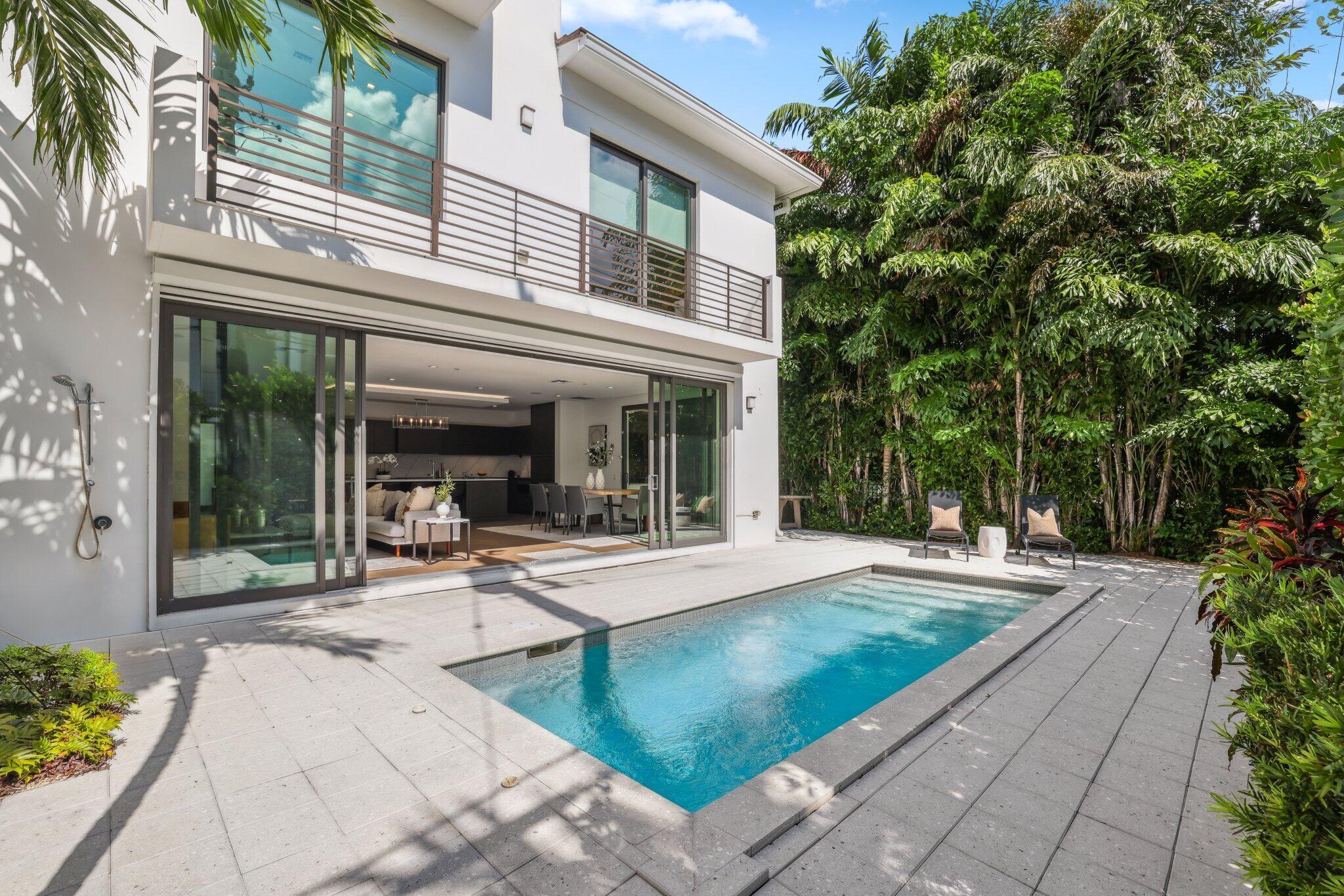 215 MACFARLANE PLAT - Residential