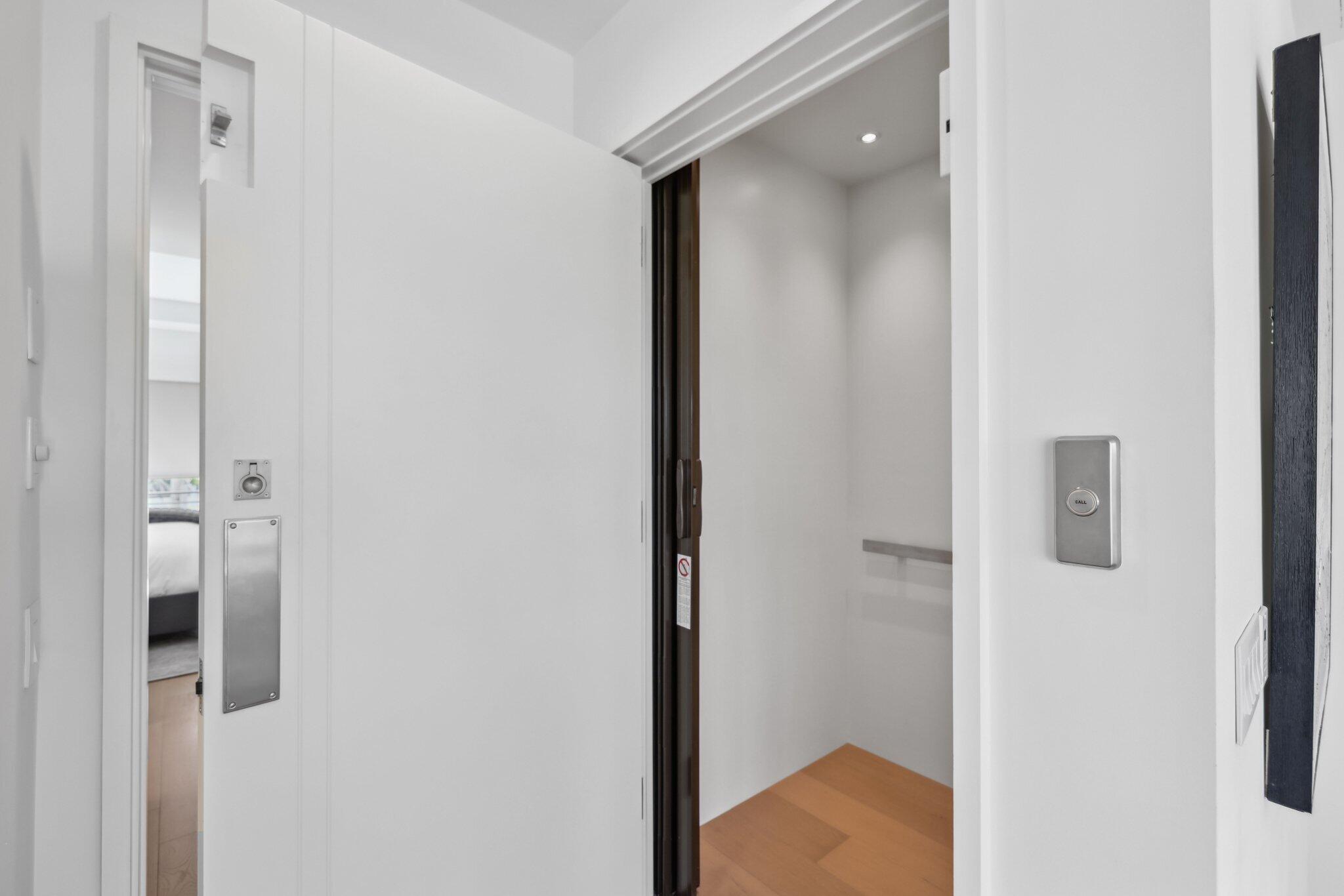 215 MACFARLANE PLAT - Residential