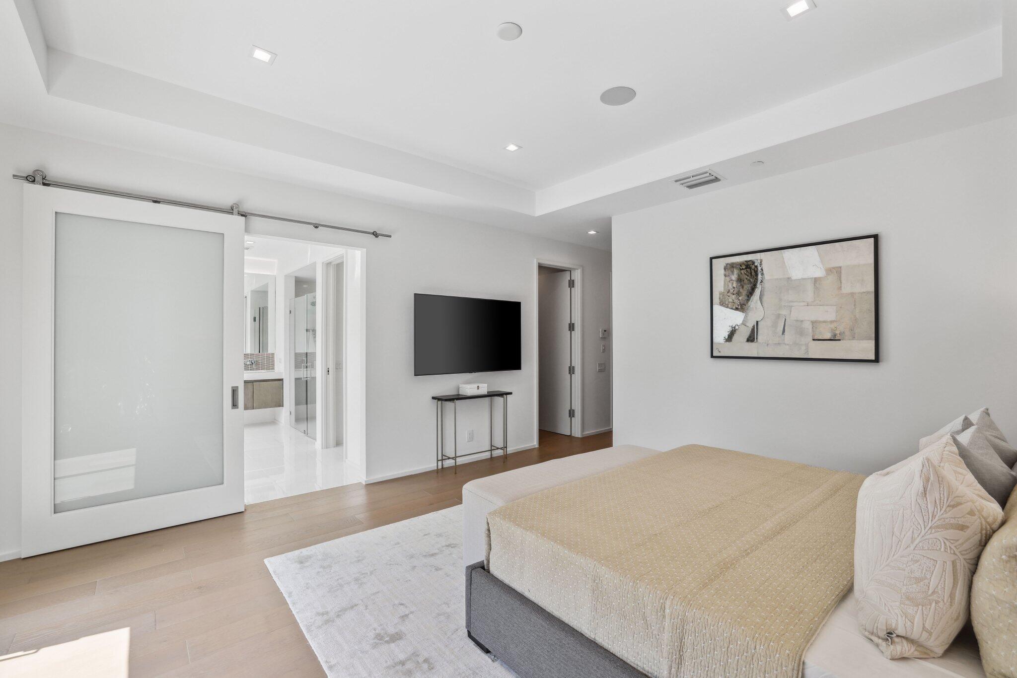 215 MACFARLANE PLAT - Residential