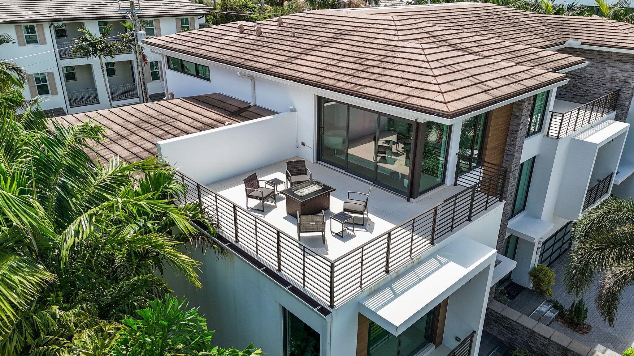 215 MACFARLANE PLAT - Residential