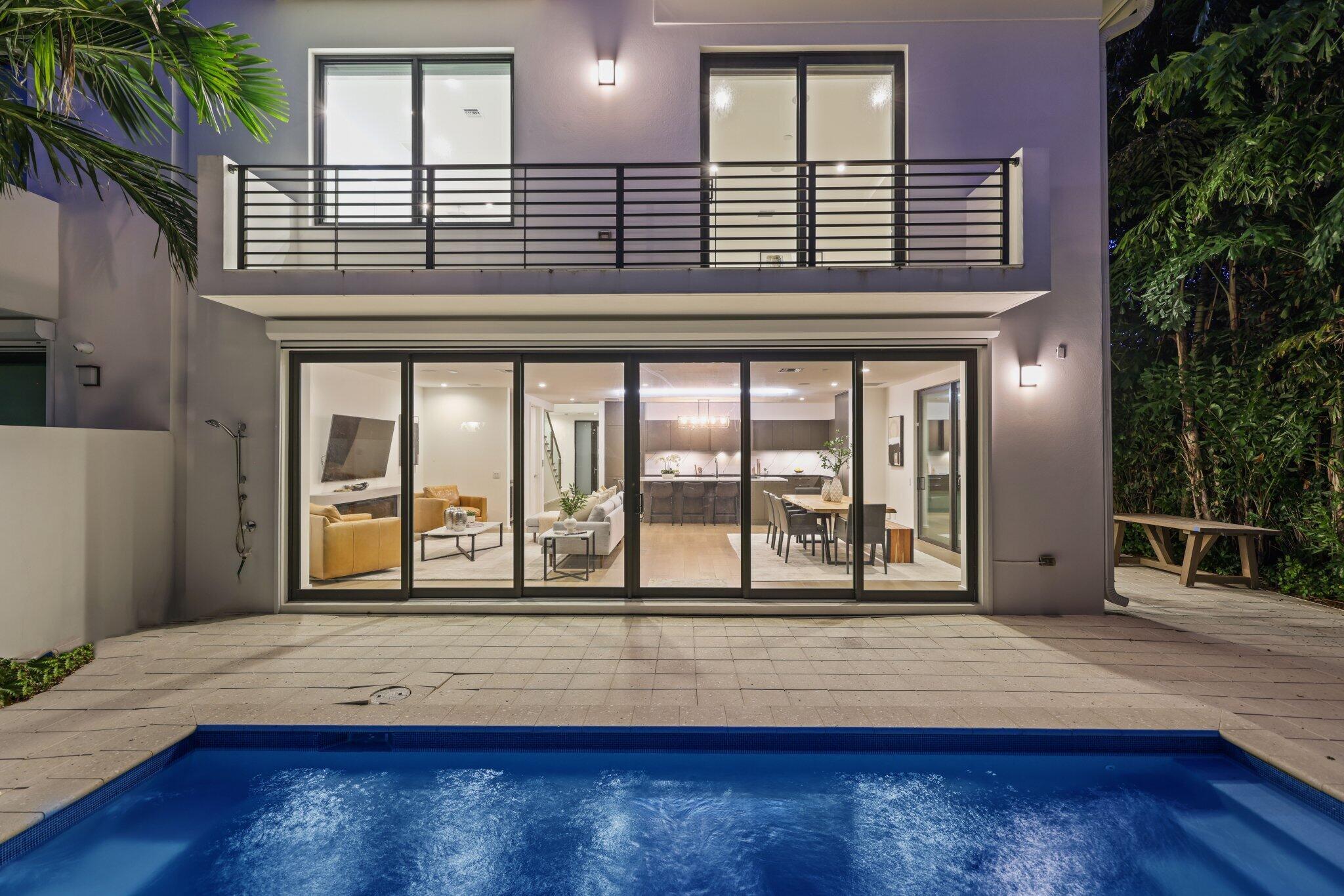 215 MACFARLANE PLAT - Residential