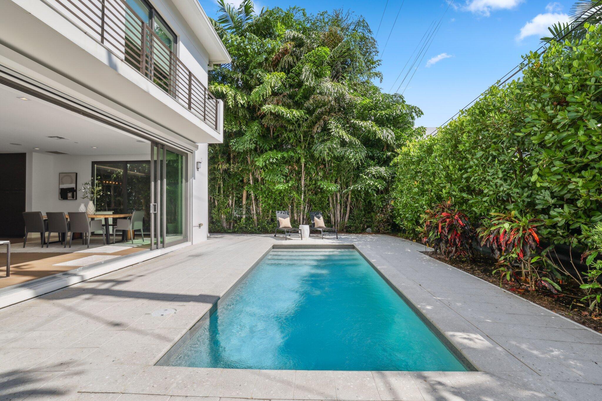 215 MACFARLANE PLAT - Residential