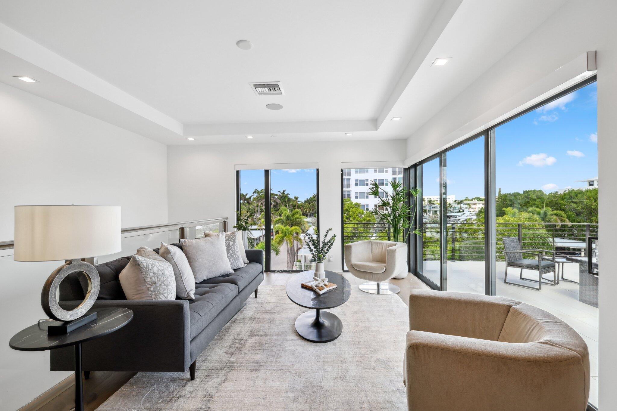 215 MACFARLANE PLAT - Residential