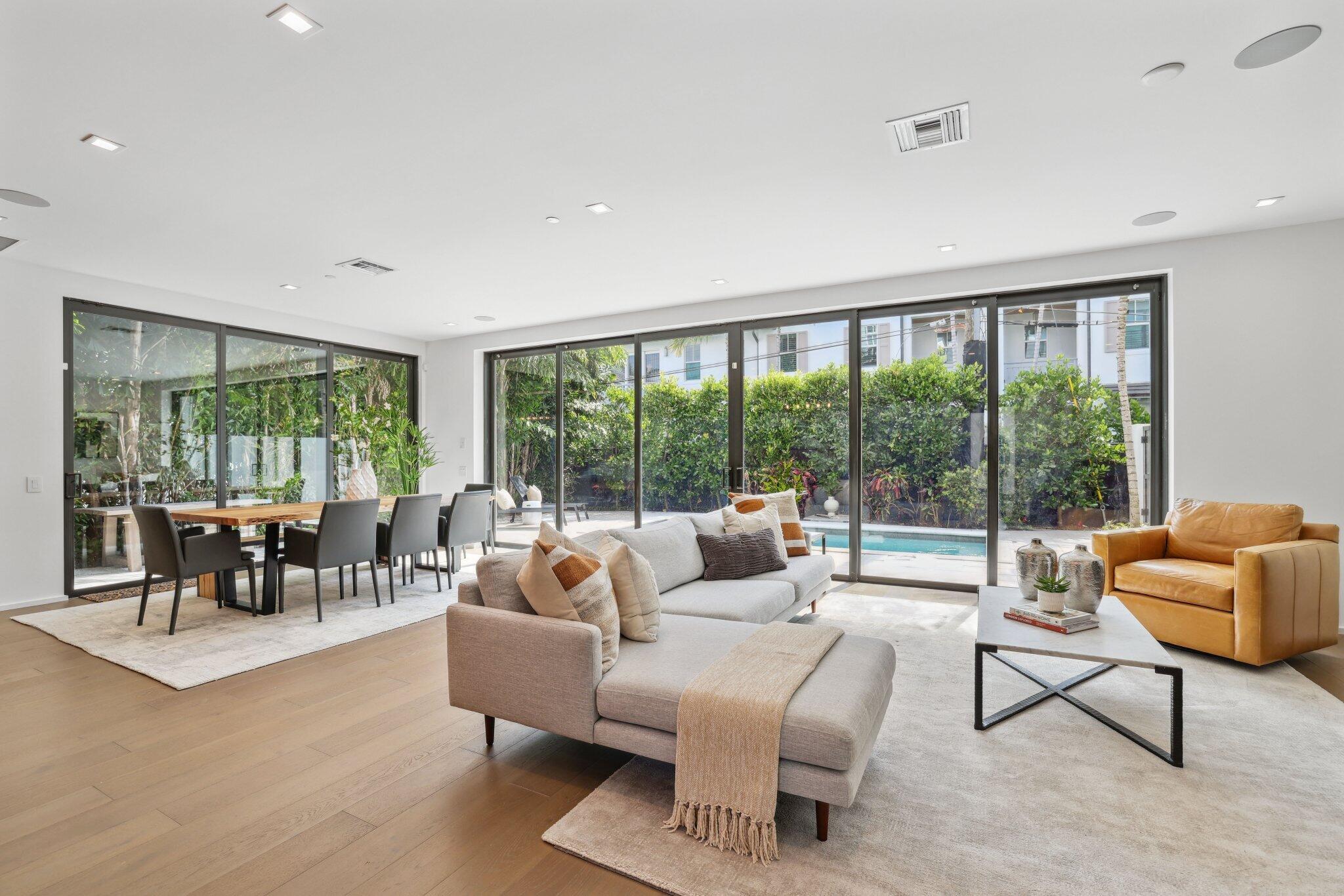 215 MACFARLANE PLAT - Residential