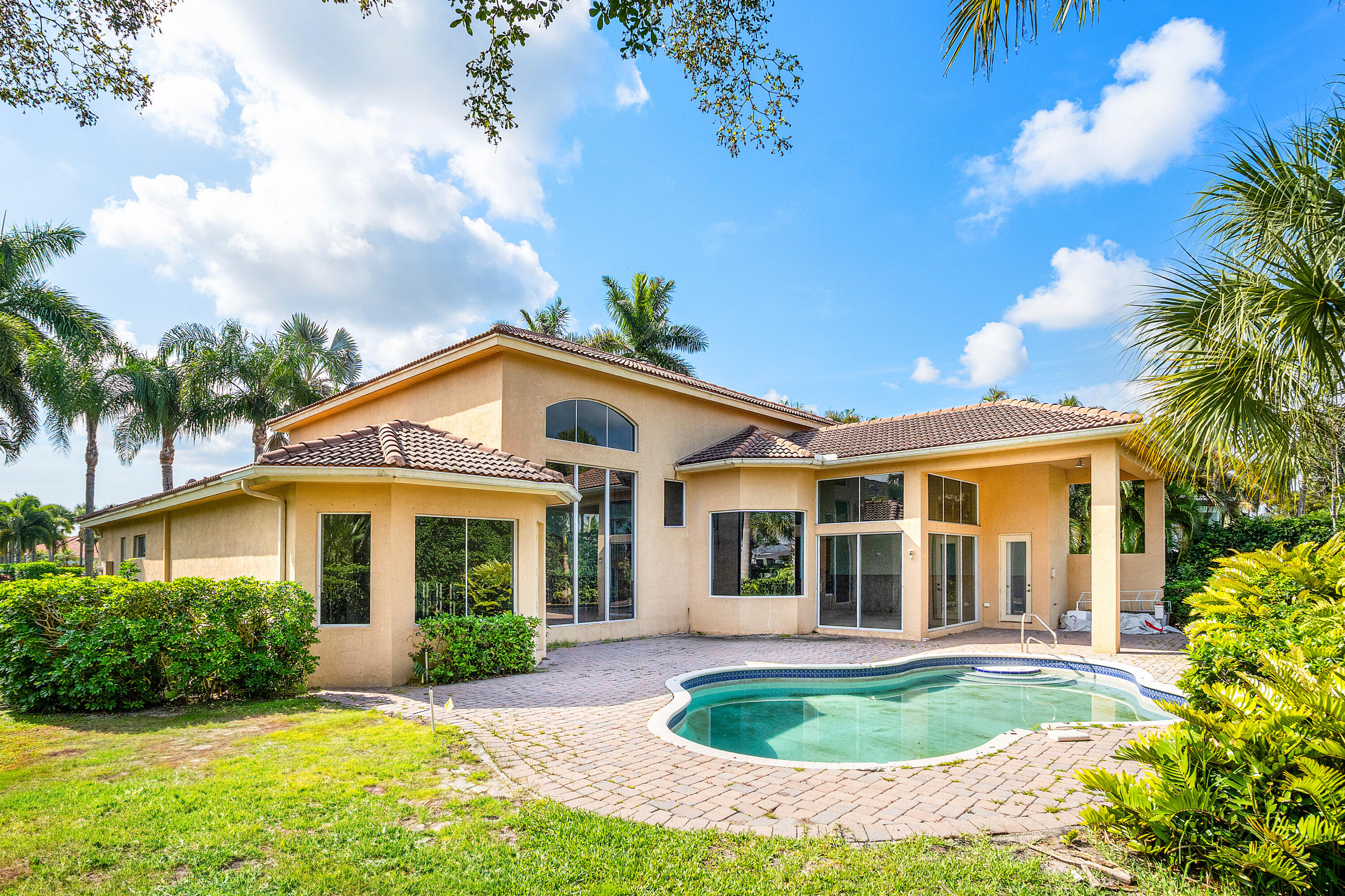 Mizner Country Club - Residential