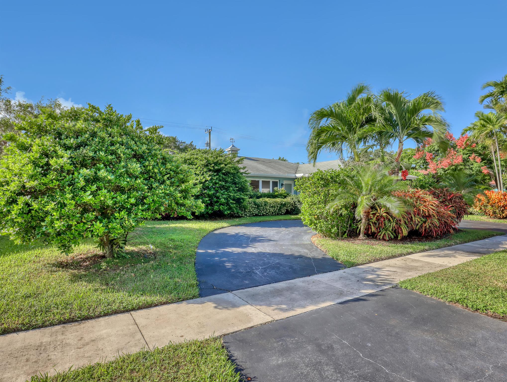 COUNTRY CLUB VILLAGE SEC - Residential Lease