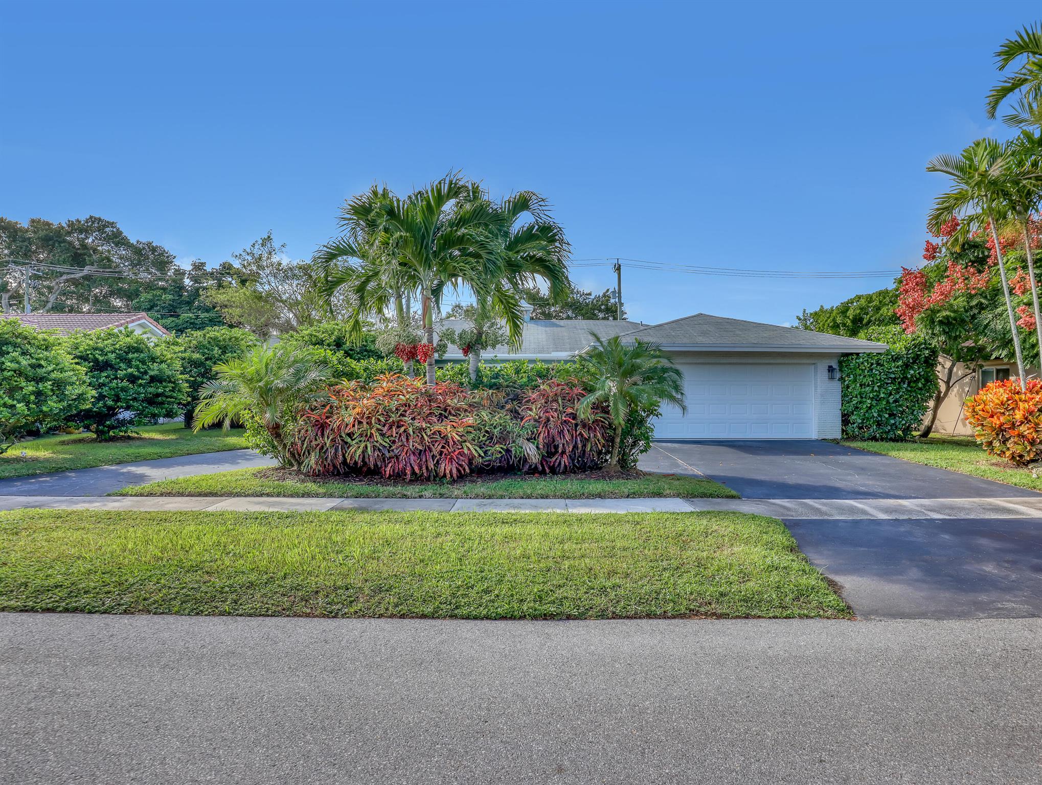 COUNTRY CLUB VILLAGE SEC - Residential Lease