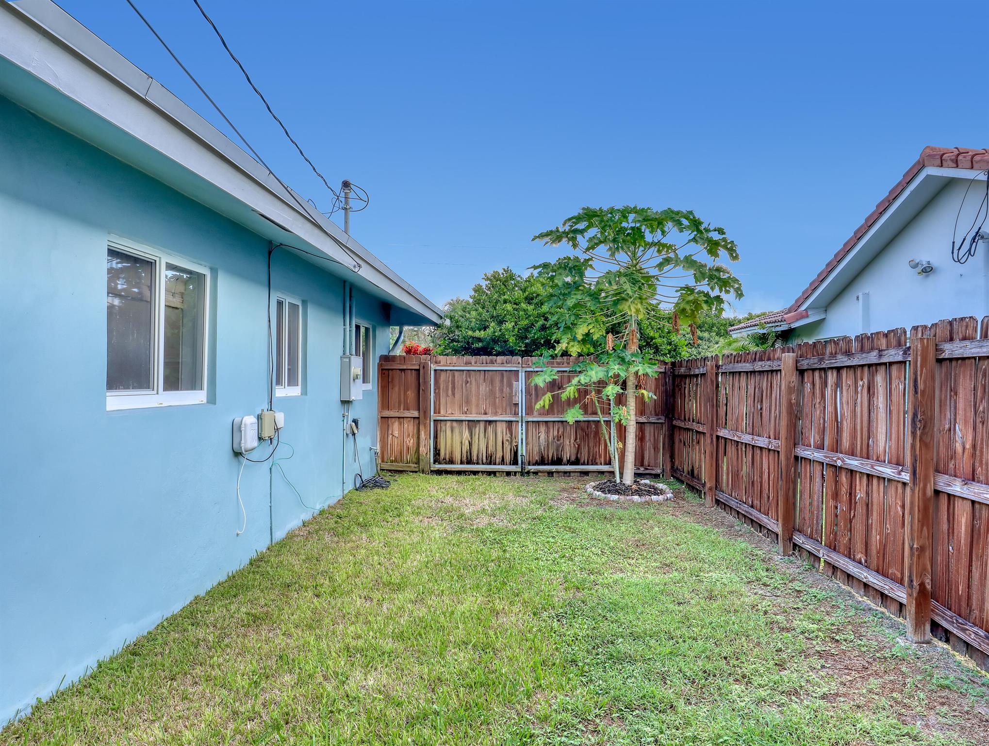 COUNTRY CLUB VILLAGE SEC - Residential Lease
