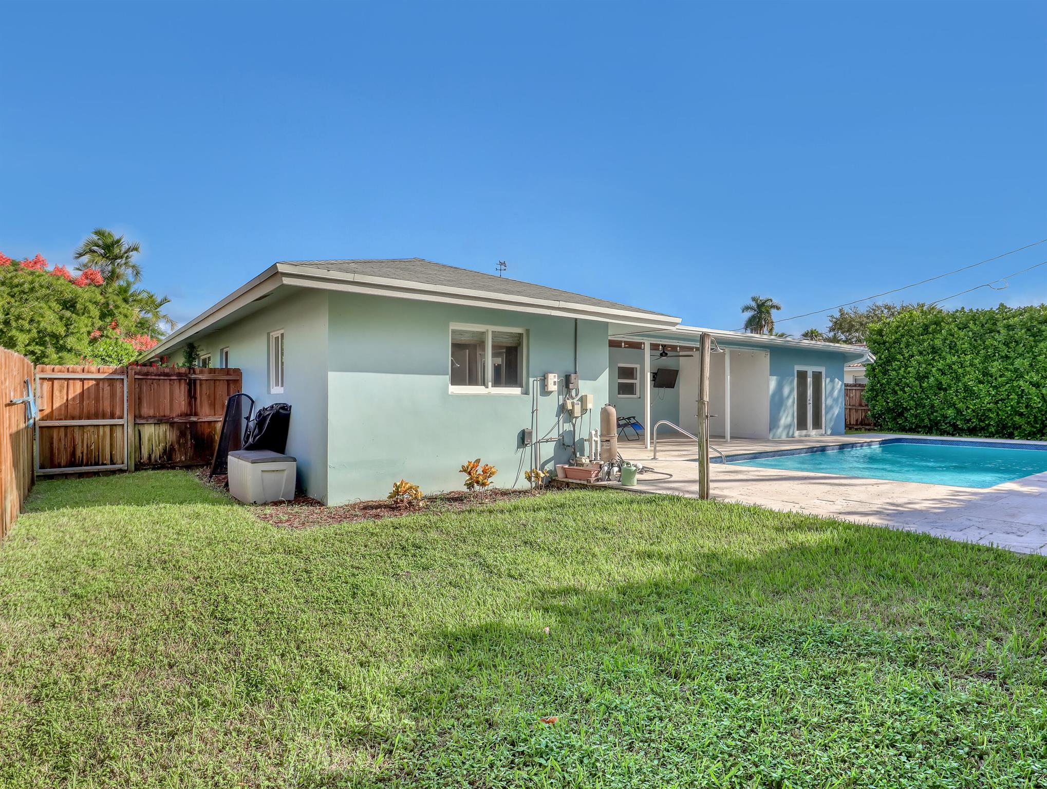 COUNTRY CLUB VILLAGE SEC - Residential Lease