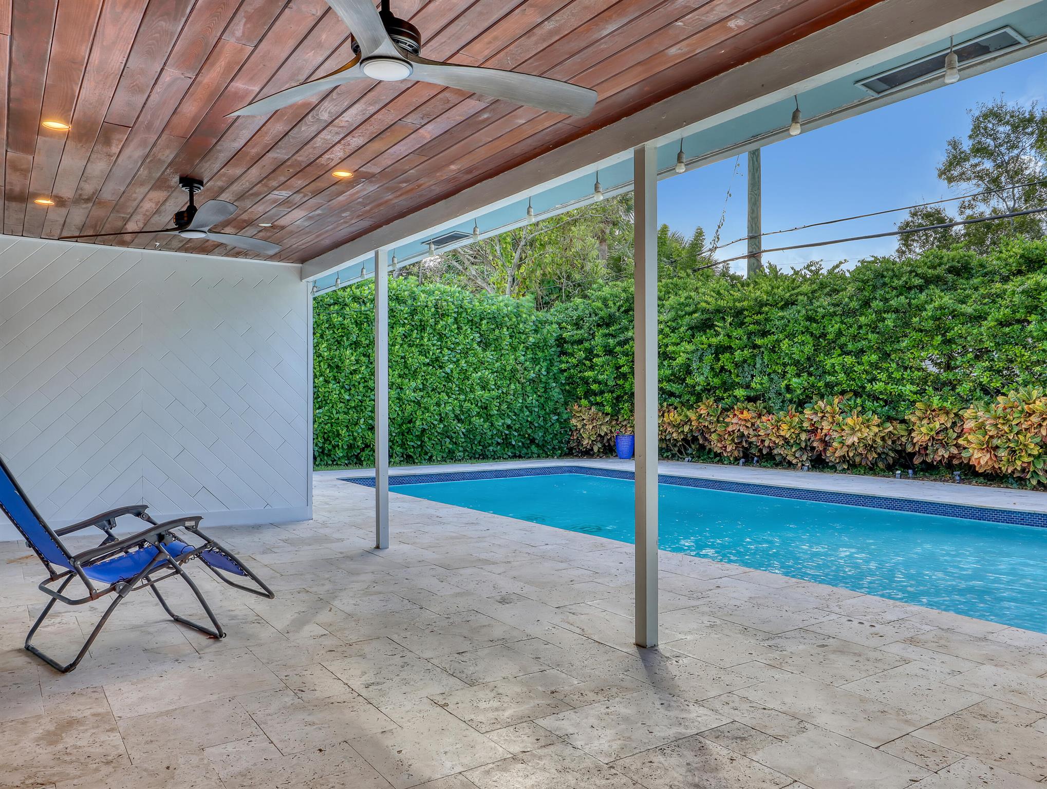 COUNTRY CLUB VILLAGE SEC - Residential Lease