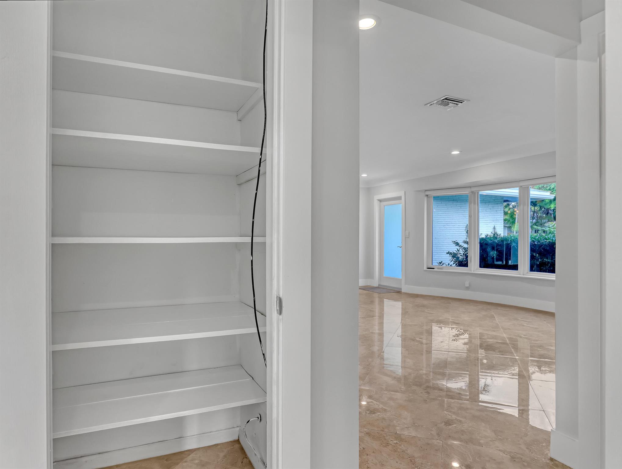 COUNTRY CLUB VILLAGE SEC - Residential Lease