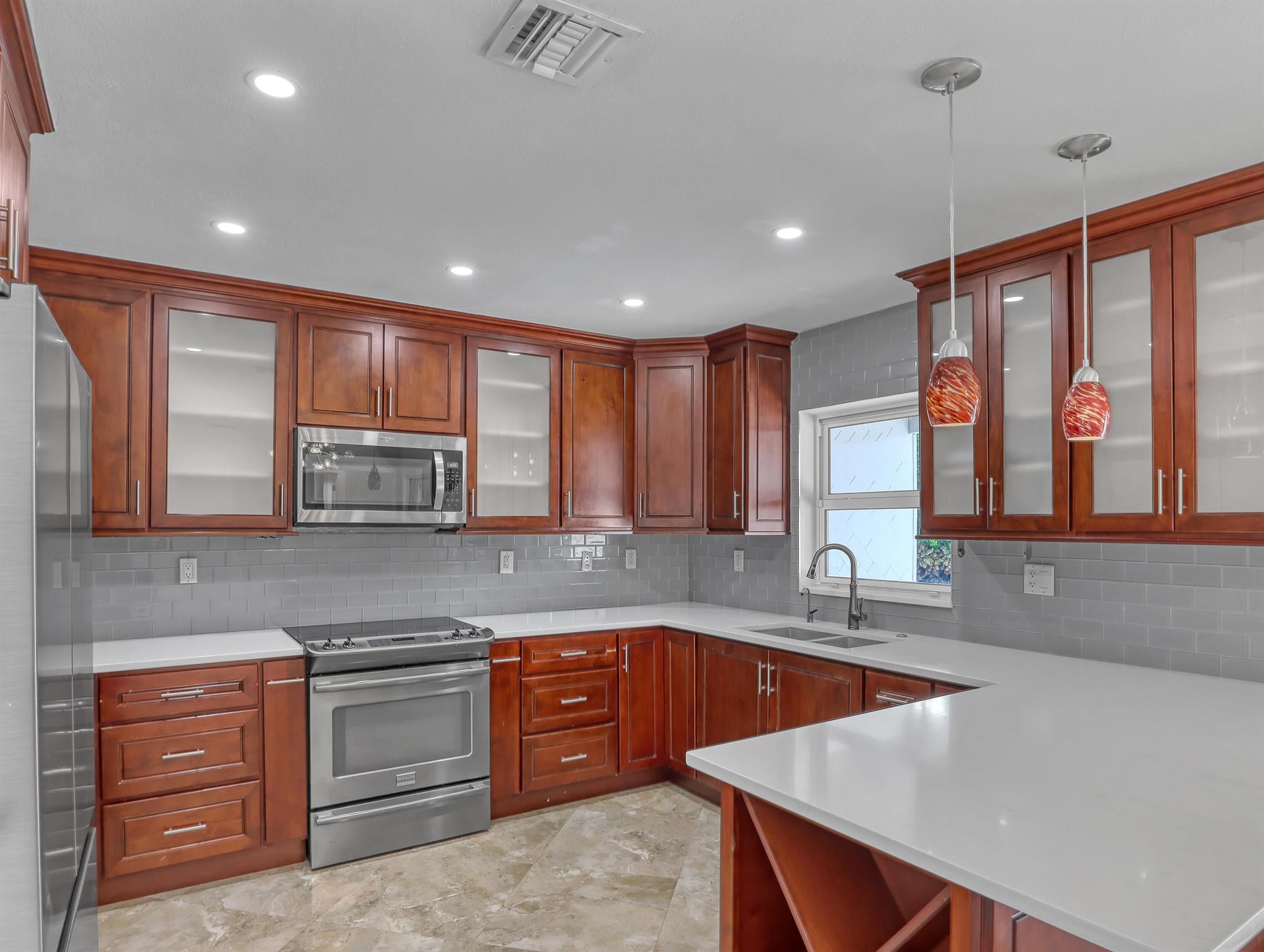 COUNTRY CLUB VILLAGE SEC - Residential Lease