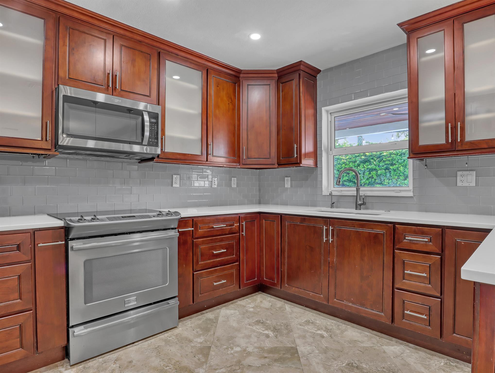 COUNTRY CLUB VILLAGE SEC - Residential Lease