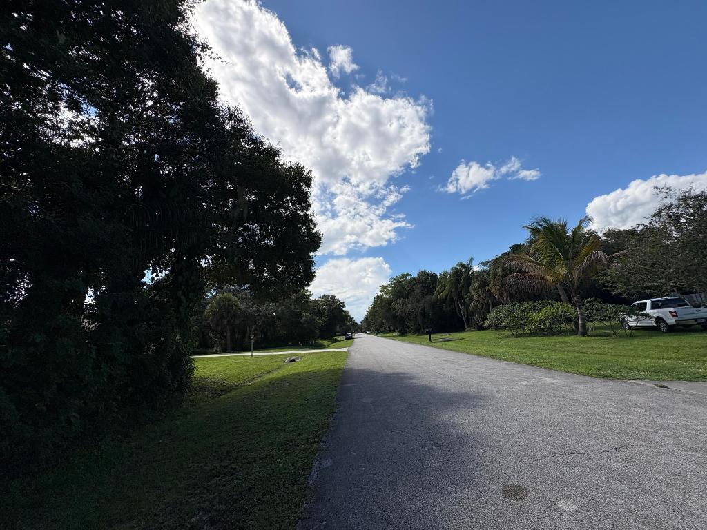 LAKEWOOD PARK-UNIT 7- BLK 75 W 1/2 OF LOT 23 AND A - Land