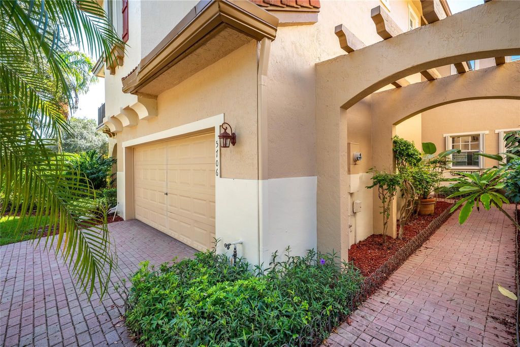 Photo of 5706 NW 119th Terrace, Parkland, FL 33076 (MLS # F10454171)