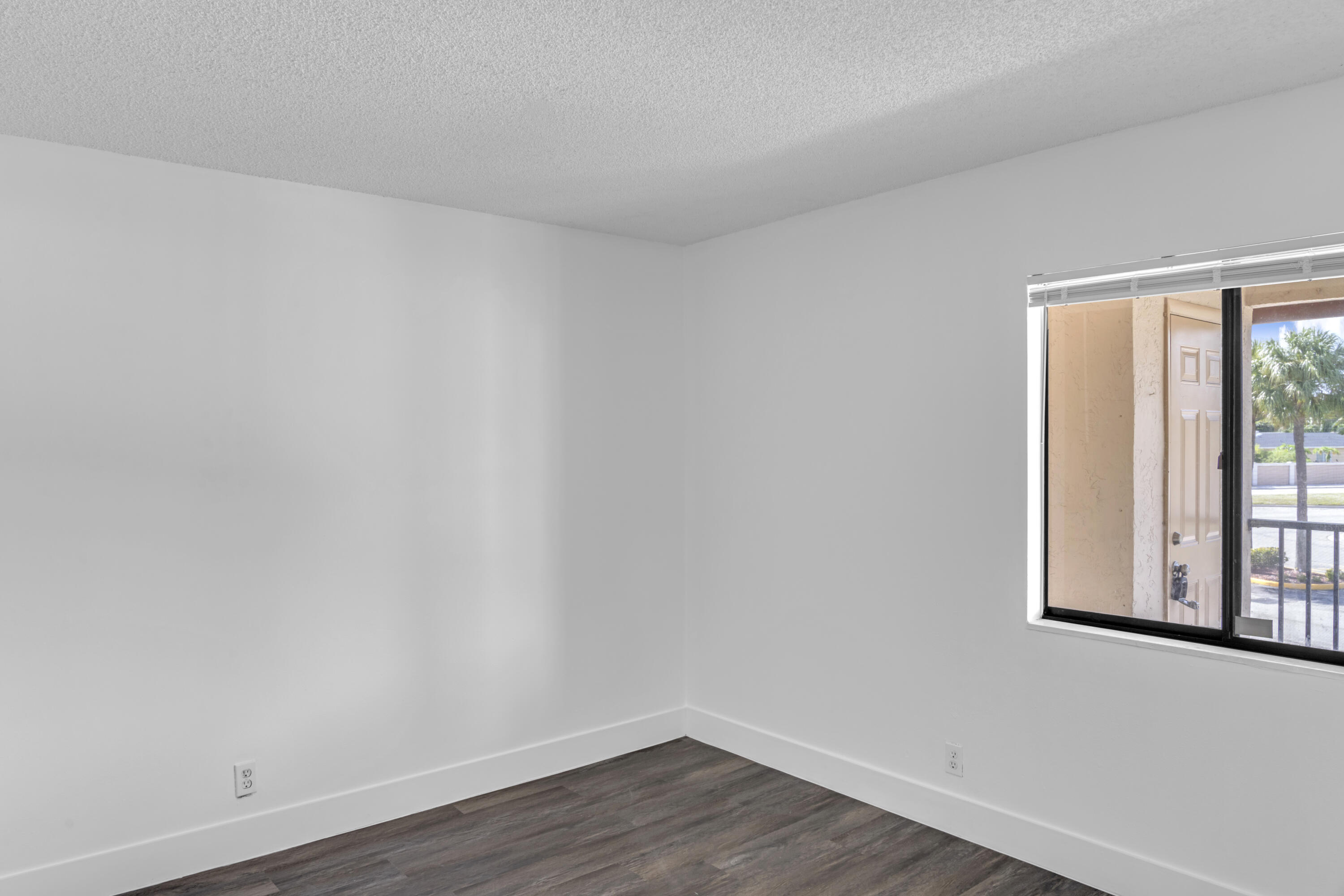 ROYALE GARDENS CONDO - Residential Lease