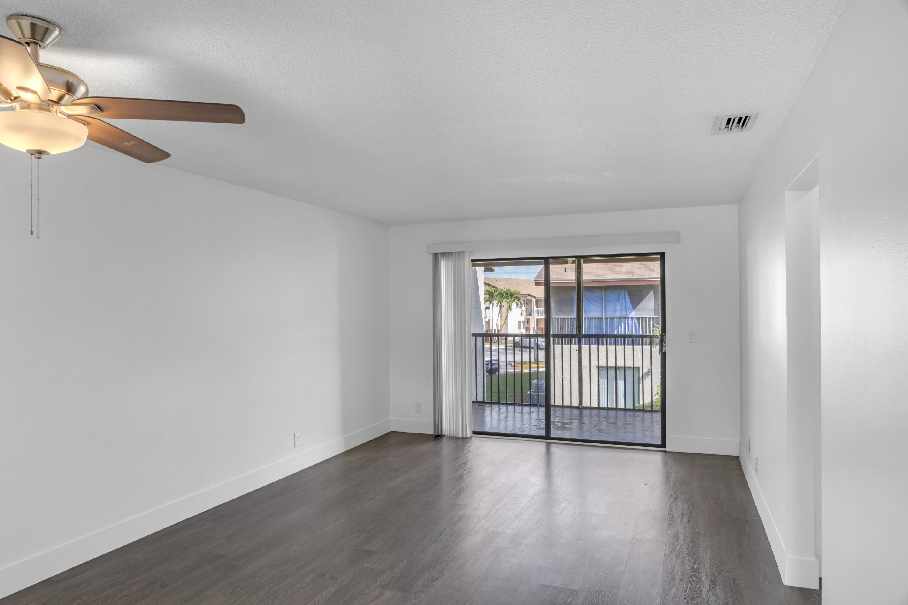 ROYALE GARDENS CONDO - Residential Lease