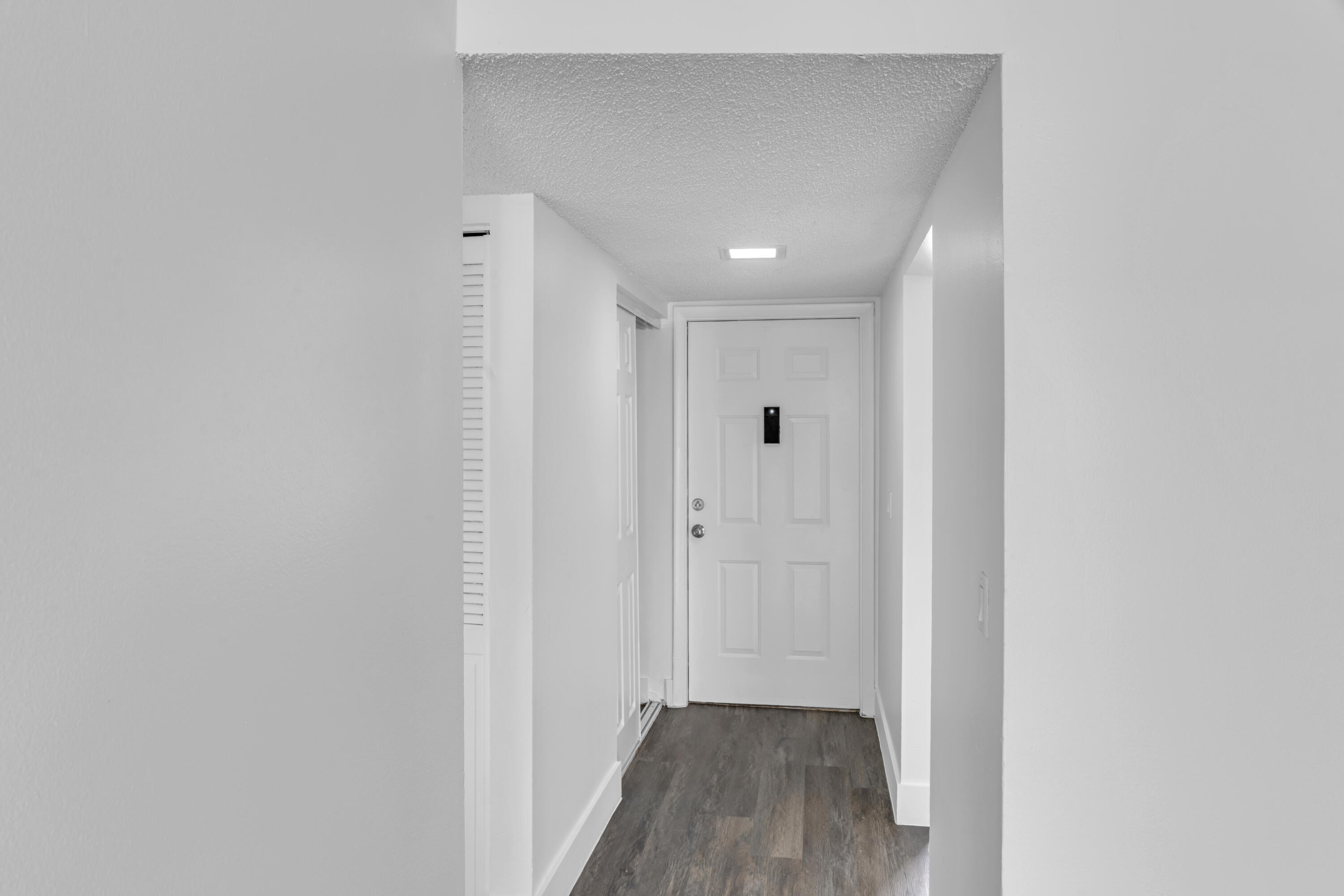 ROYALE GARDENS CONDO - Residential Lease