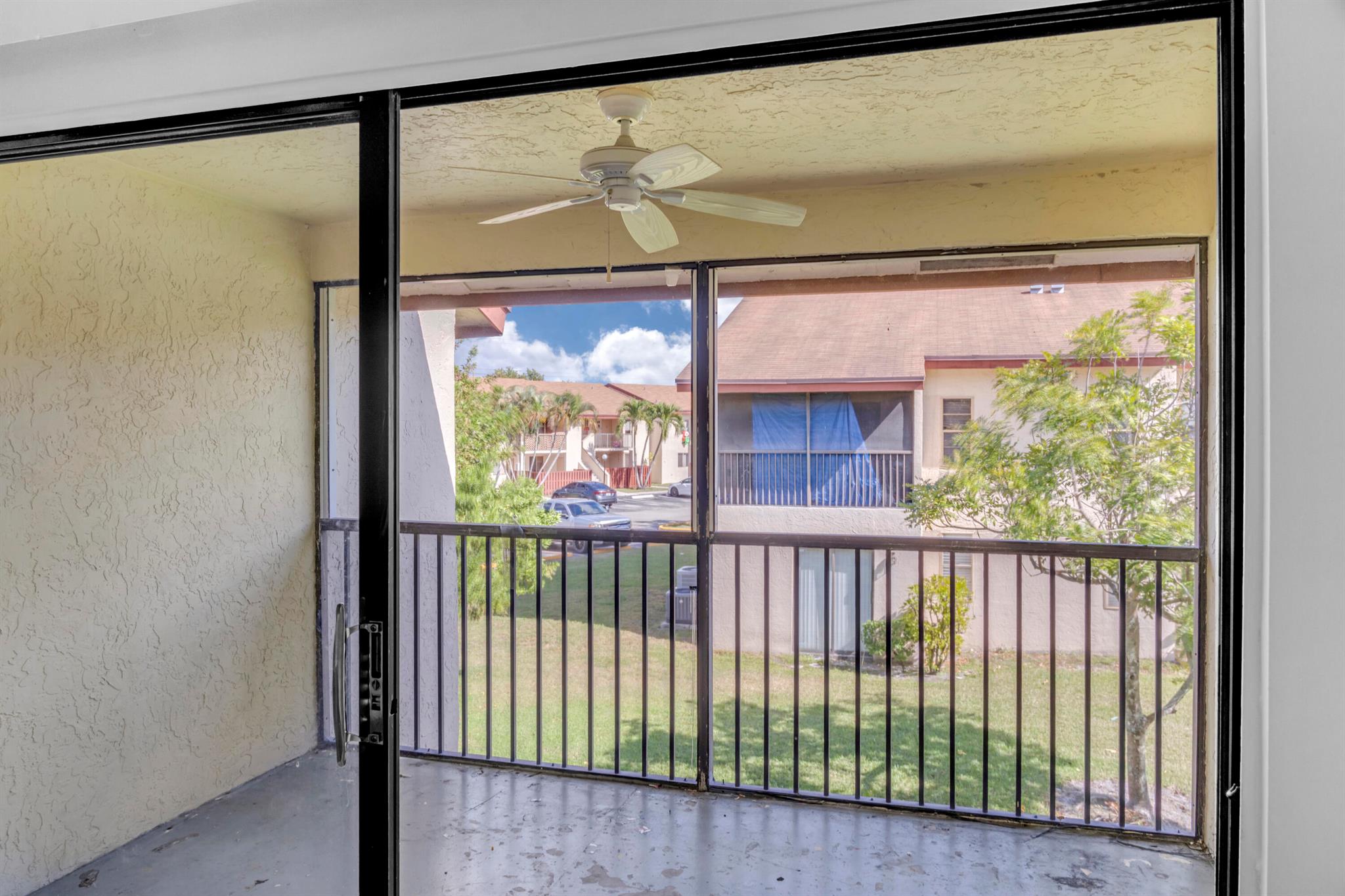 ROYALE GARDENS CONDO - Residential Lease