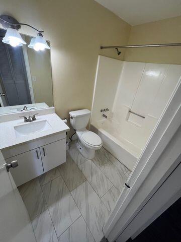 ROYALE GARDENS CONDO - Residential Lease