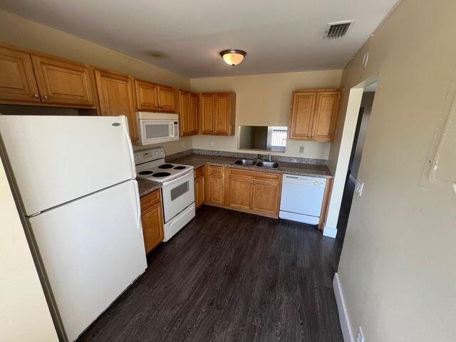 ROYALE GARDENS CONDO - Residential Lease