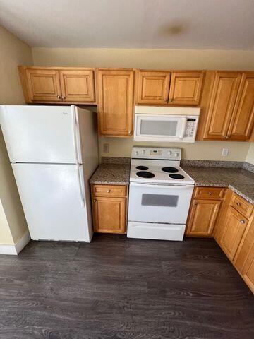 ROYALE GARDENS CONDO - Residential Lease