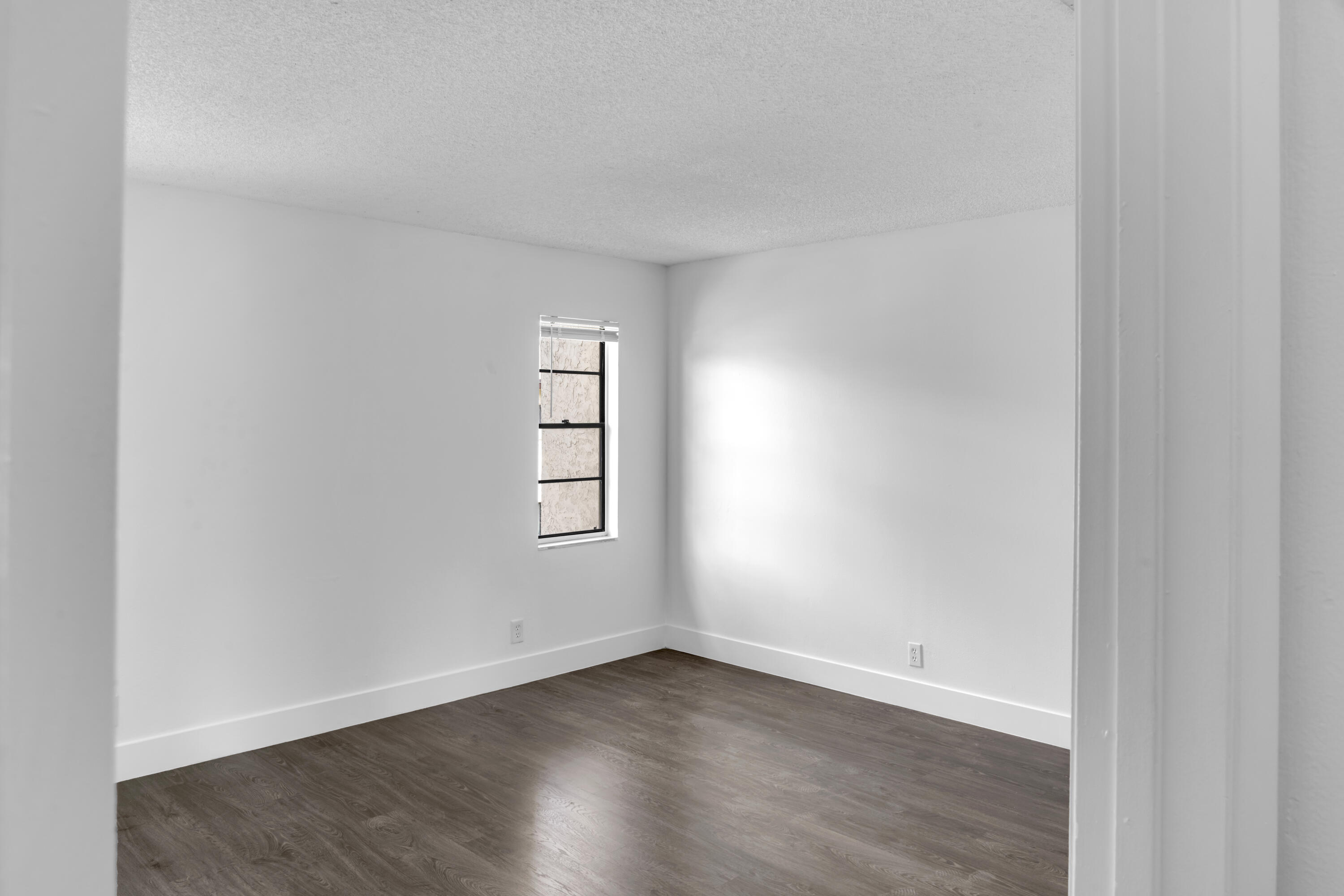 ROYALE GARDENS CONDO - Residential Lease