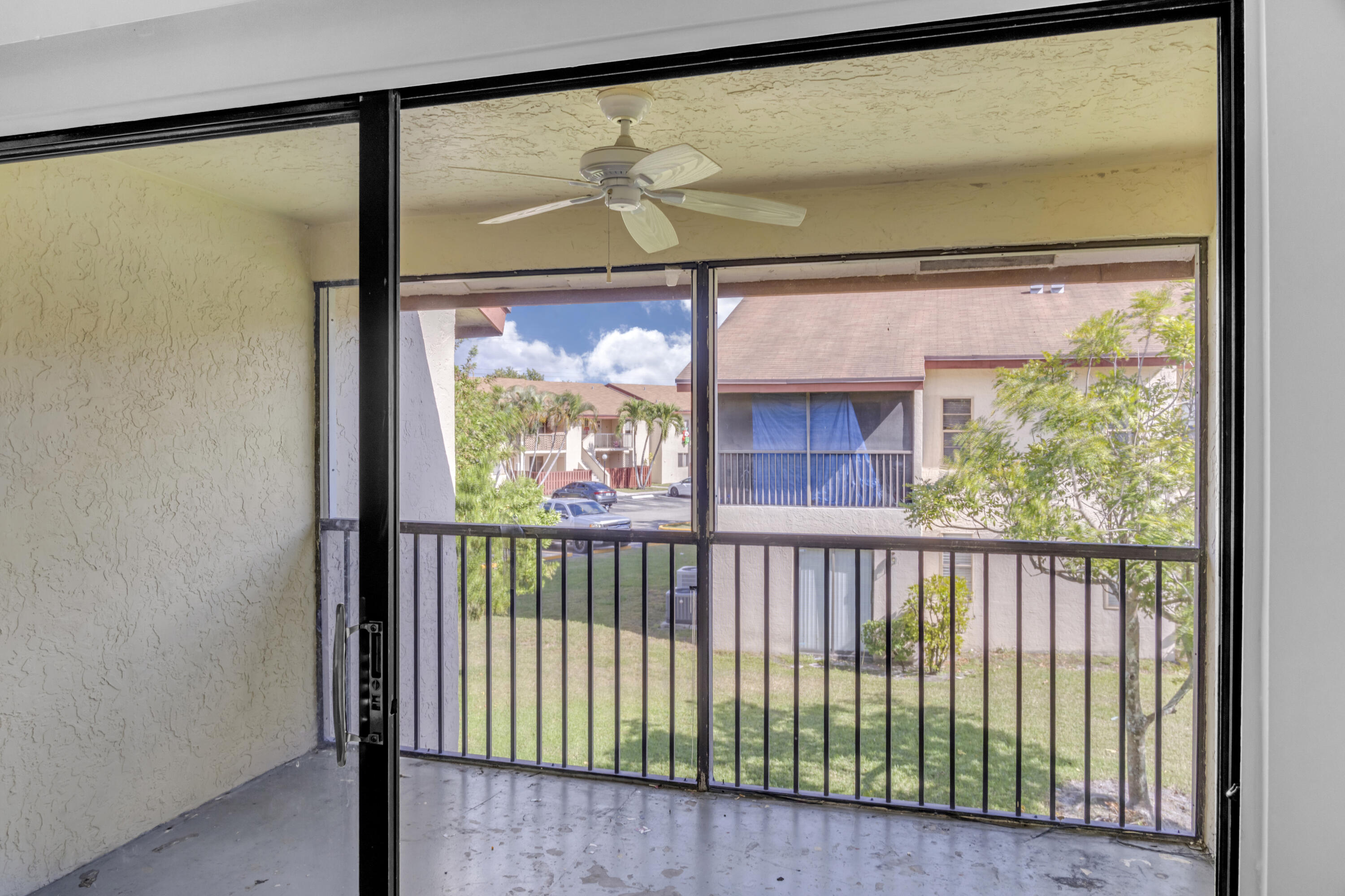 ROYALE GARDENS CONDO - Residential Lease