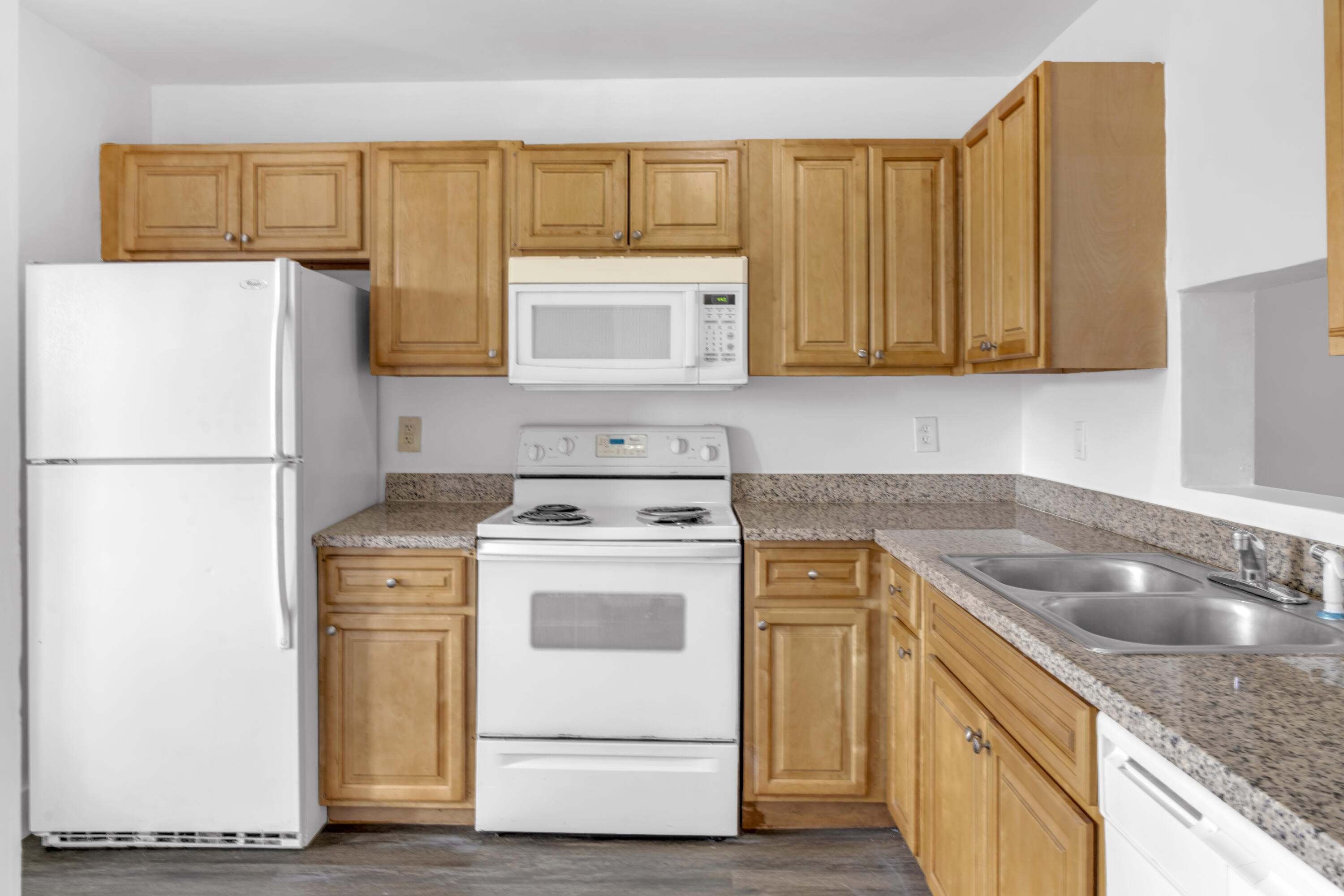 ROYALE GARDENS CONDO - Residential Lease