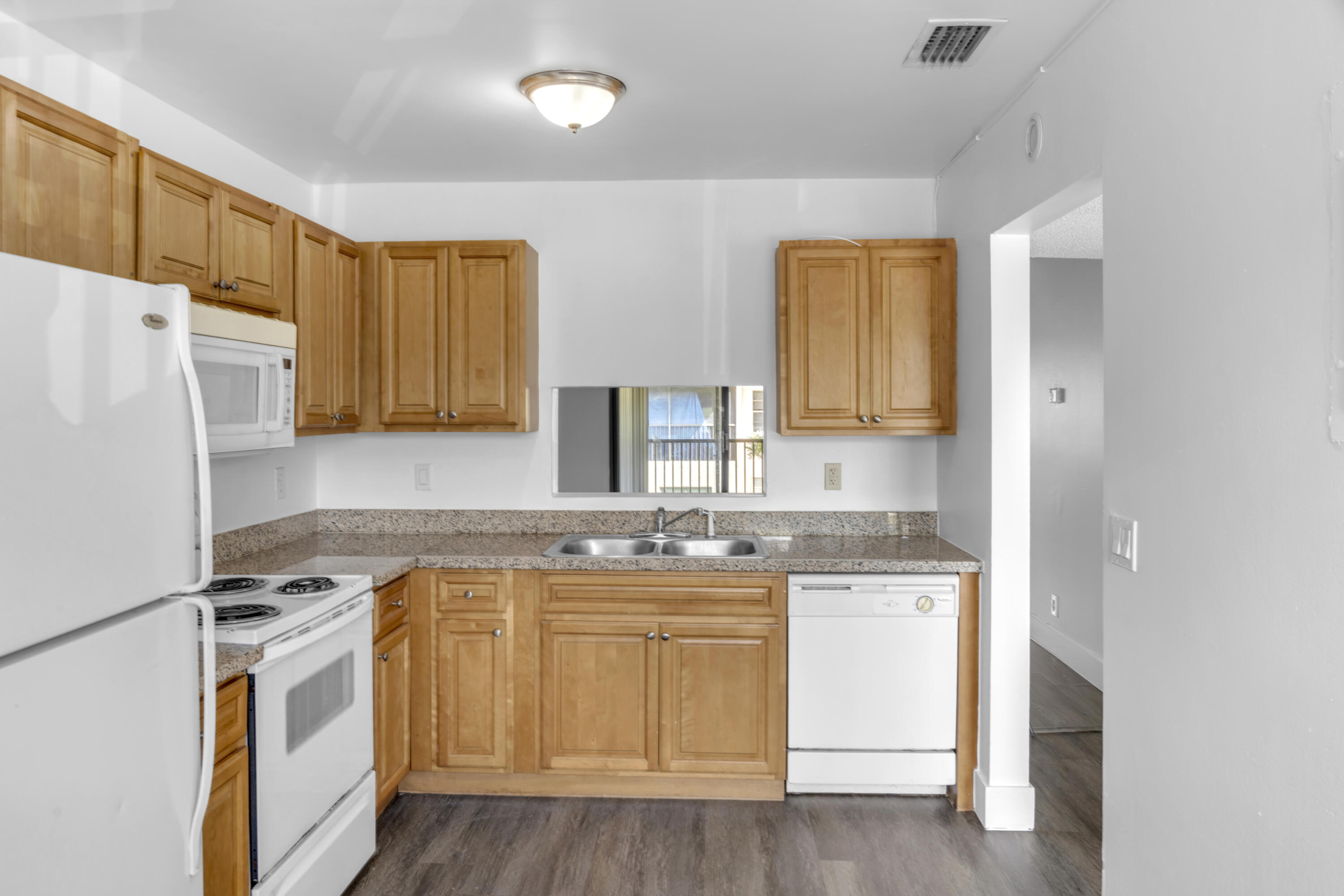 ROYALE GARDENS CONDO - Residential Lease