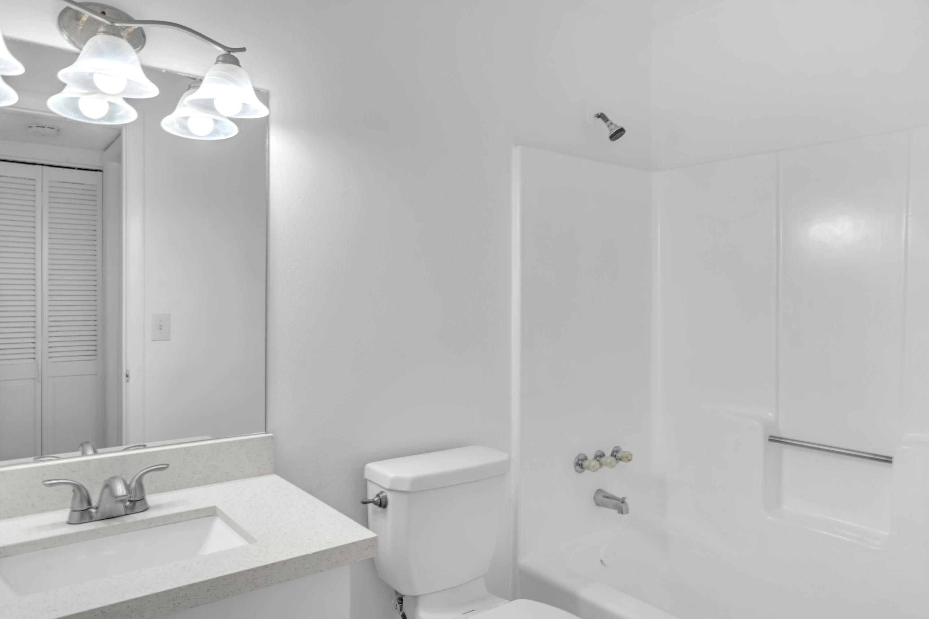 ROYALE GARDENS CONDO - Residential Lease