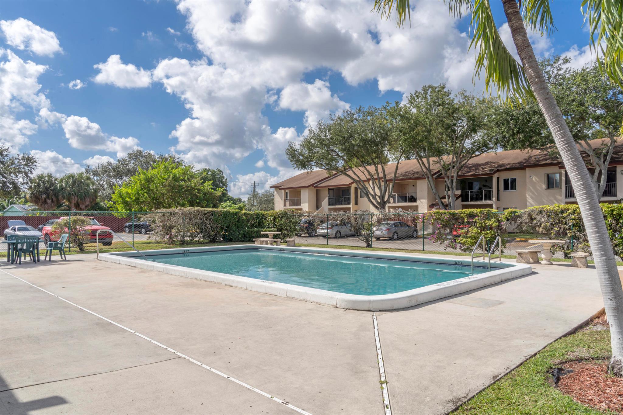 ROYALE GARDENS CONDO - Residential Lease