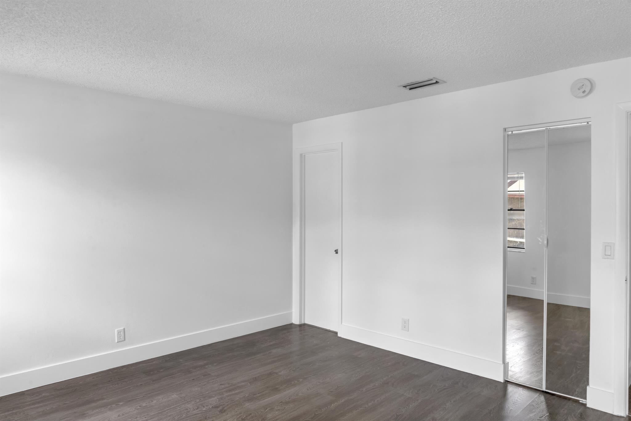 ROYALE GARDENS CONDO - Residential Lease